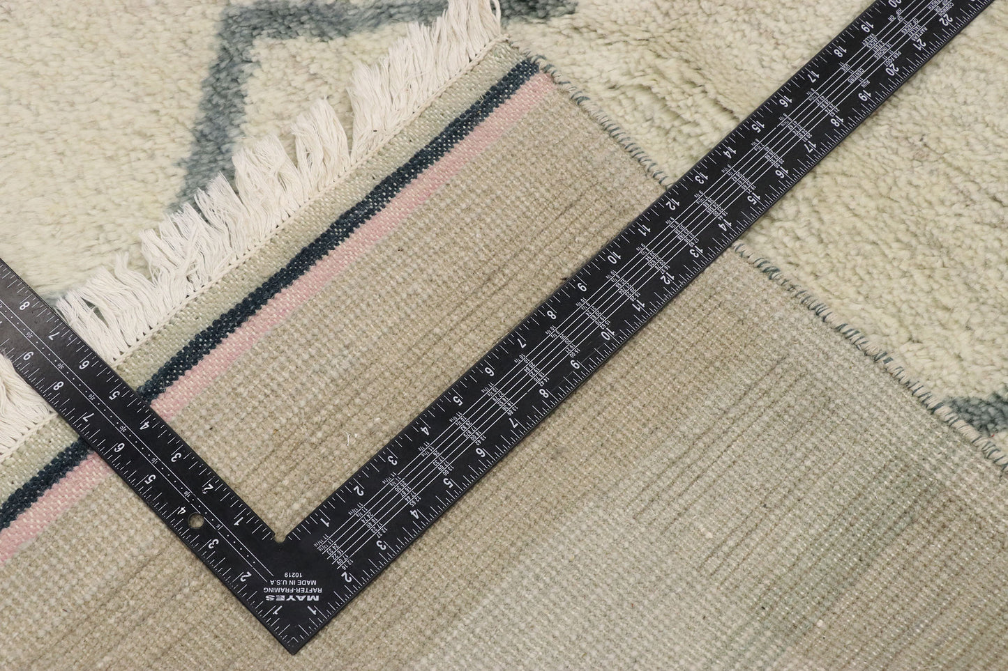 8 x 10 Contemporary Moroccan Souf Rug 30544