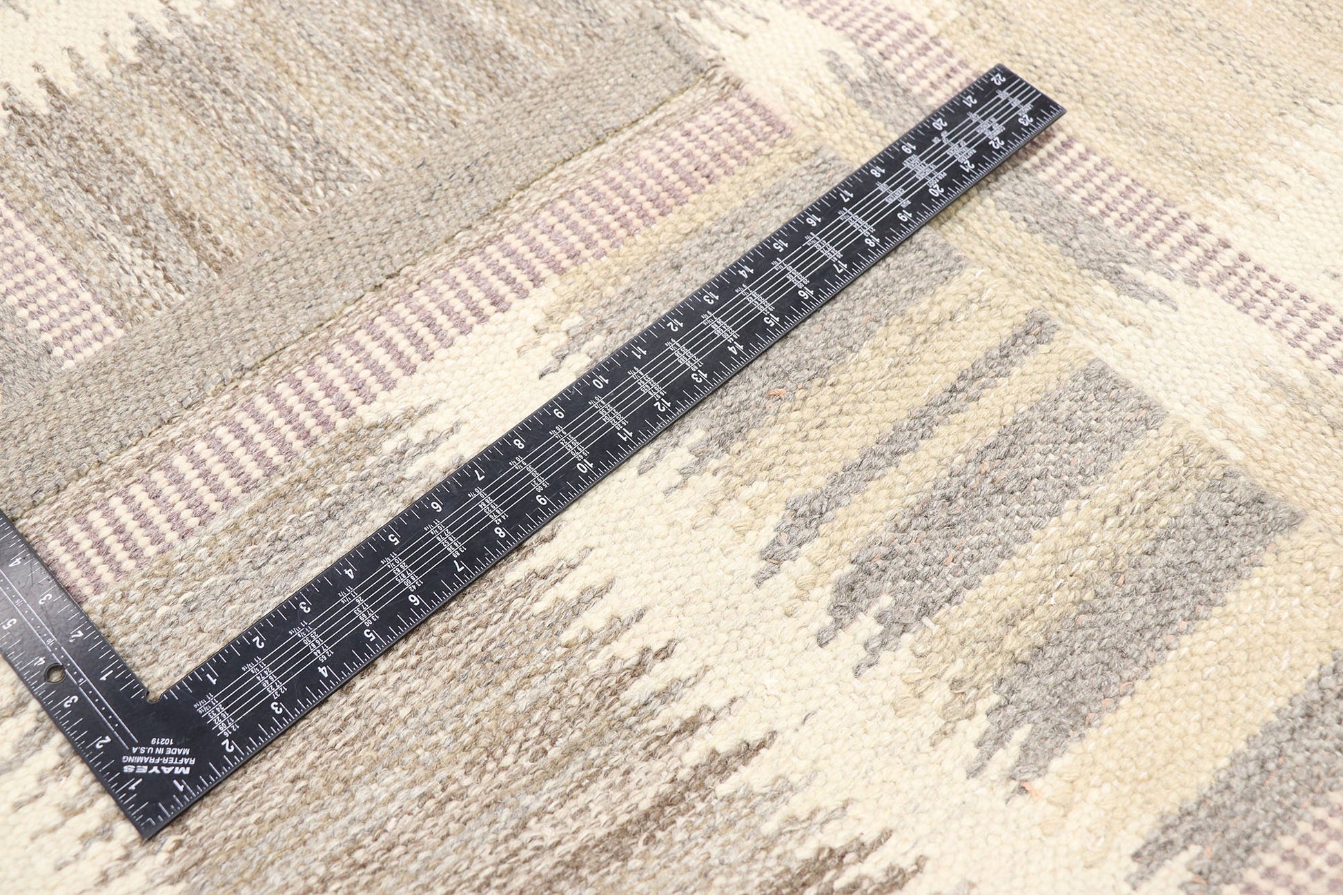 11 x 13 Swedish Inspired Kilim Rug 30639