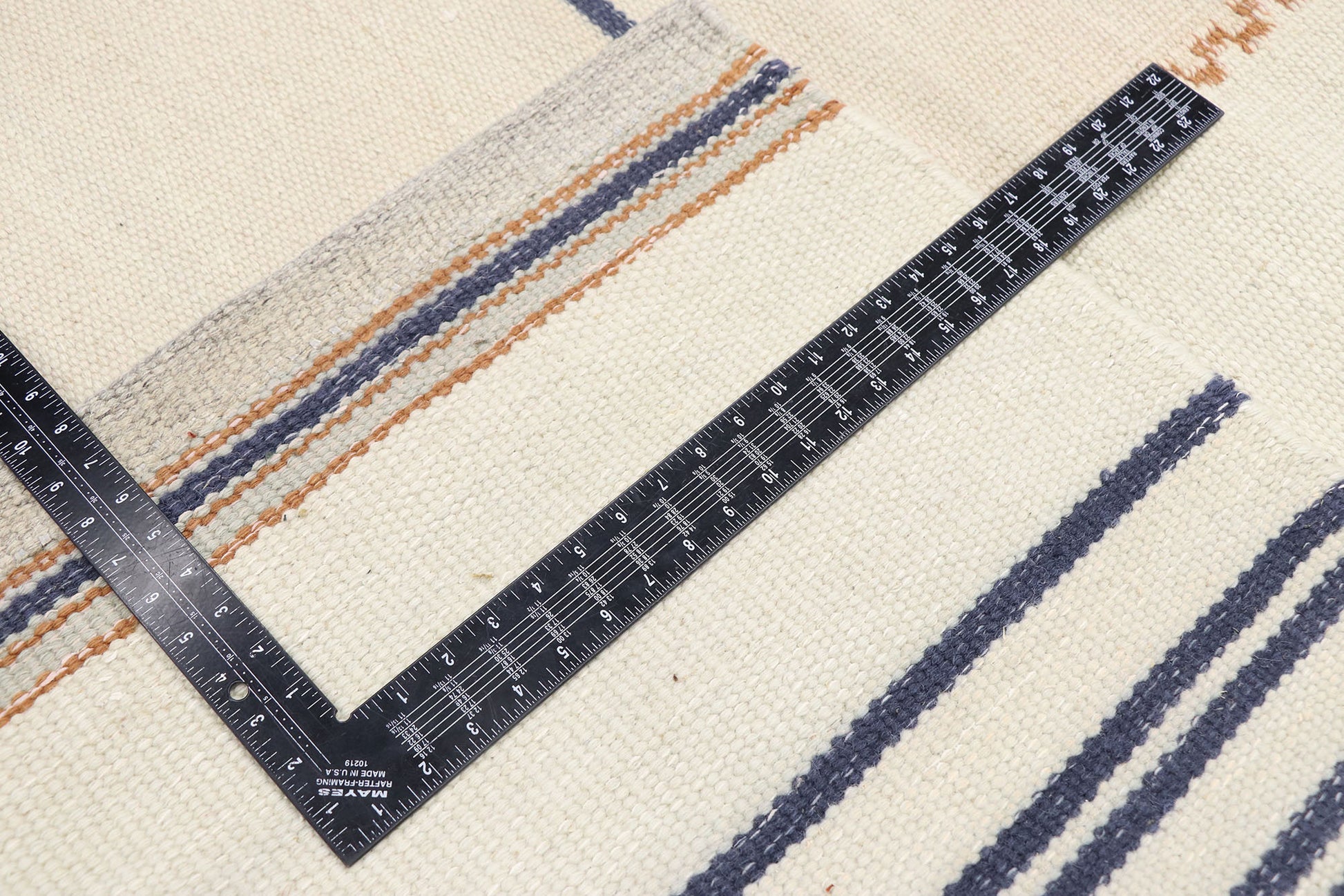 8 x 10 Swedish Inspired Kilim Rug 30652