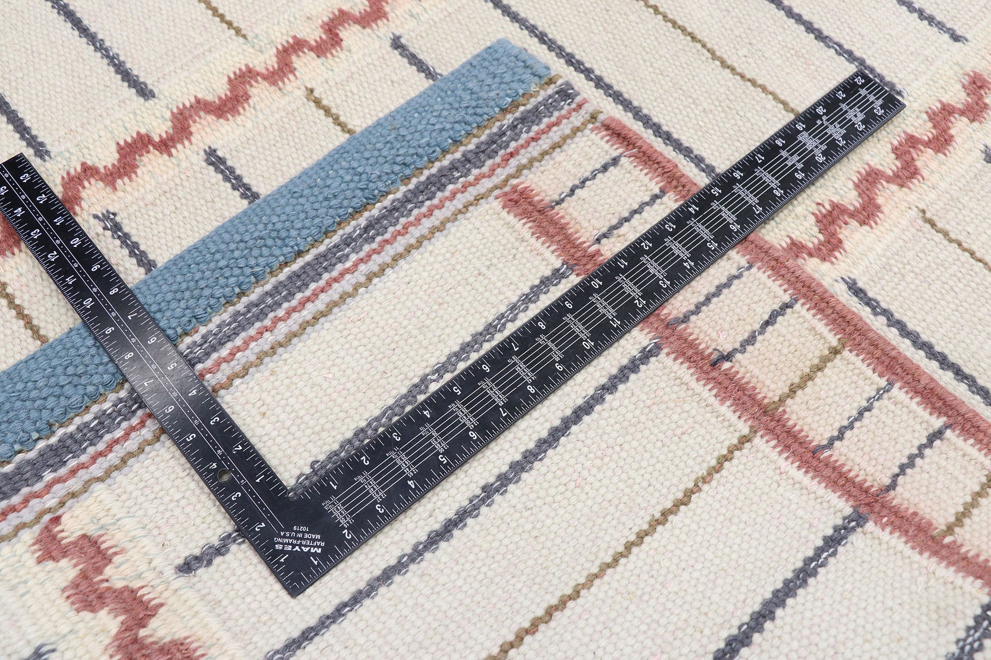 8 x 10 Swedish Inspired Kilim Rug 30657