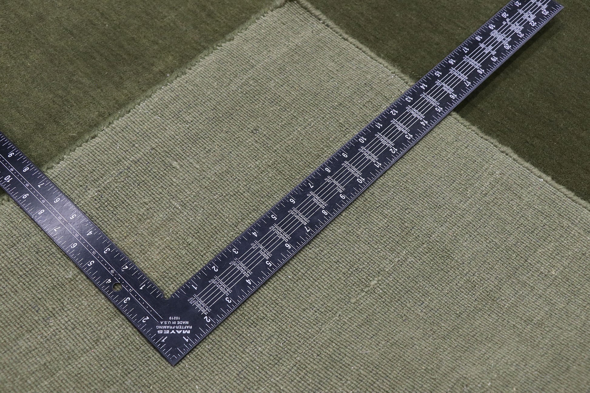 10 x 13 Contemporary Indian Rug 30658