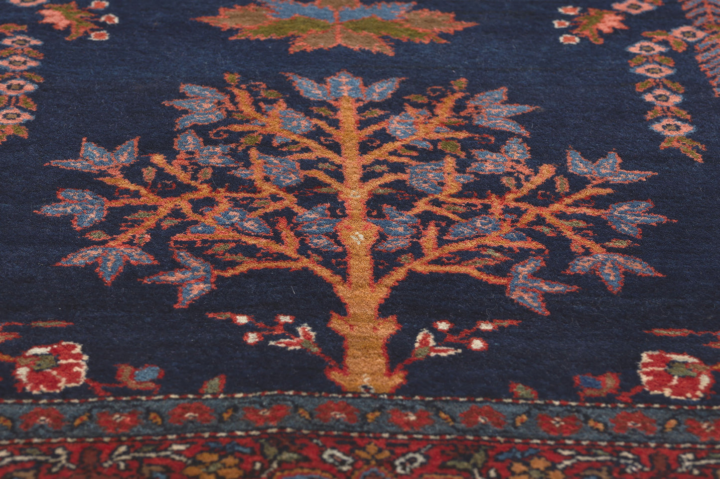 4 x 6 Antique Persian Sarouk Farahan Rug 78561