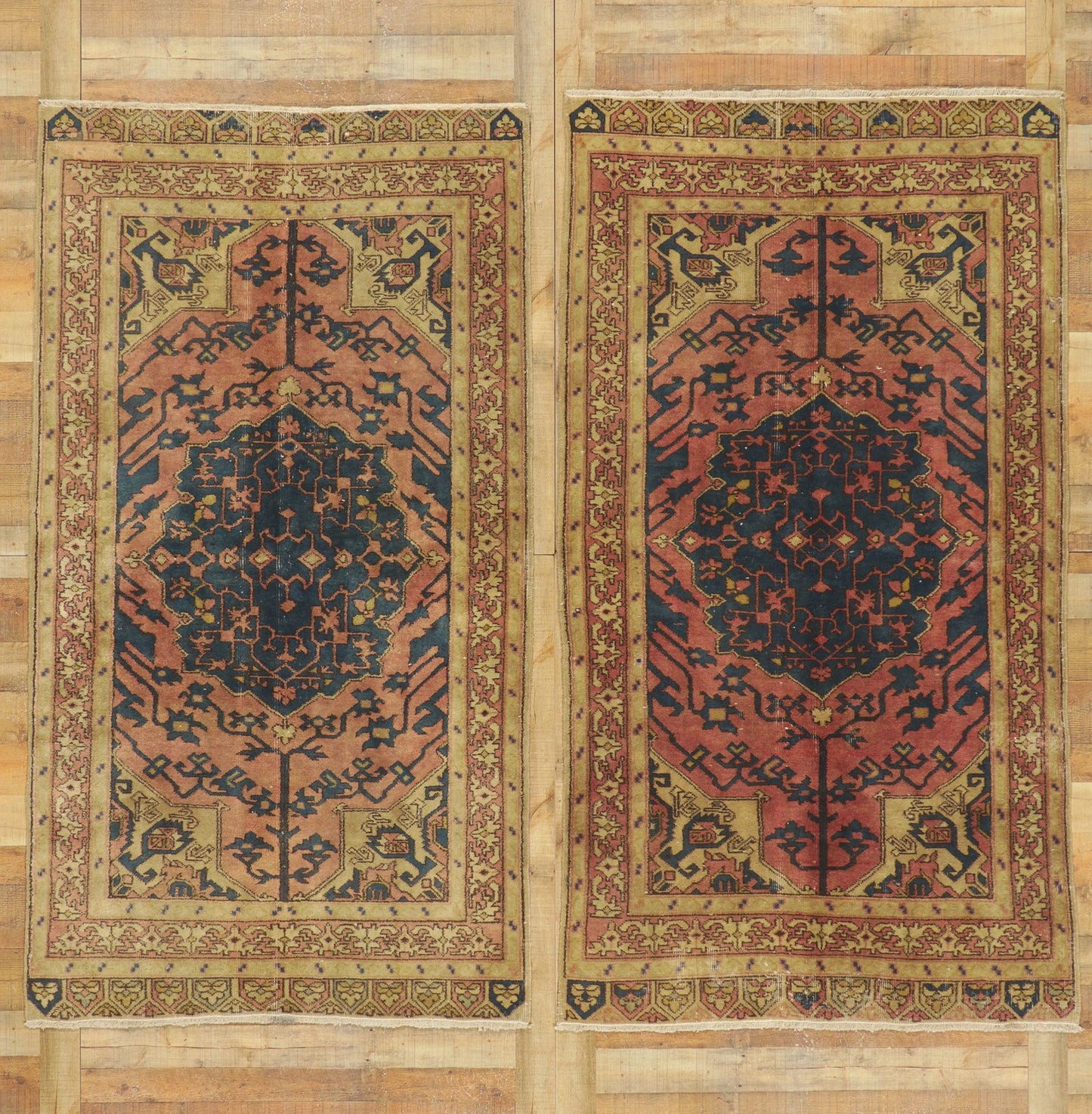 4 x 8 Vintage Turkish Sivas Rug 51211