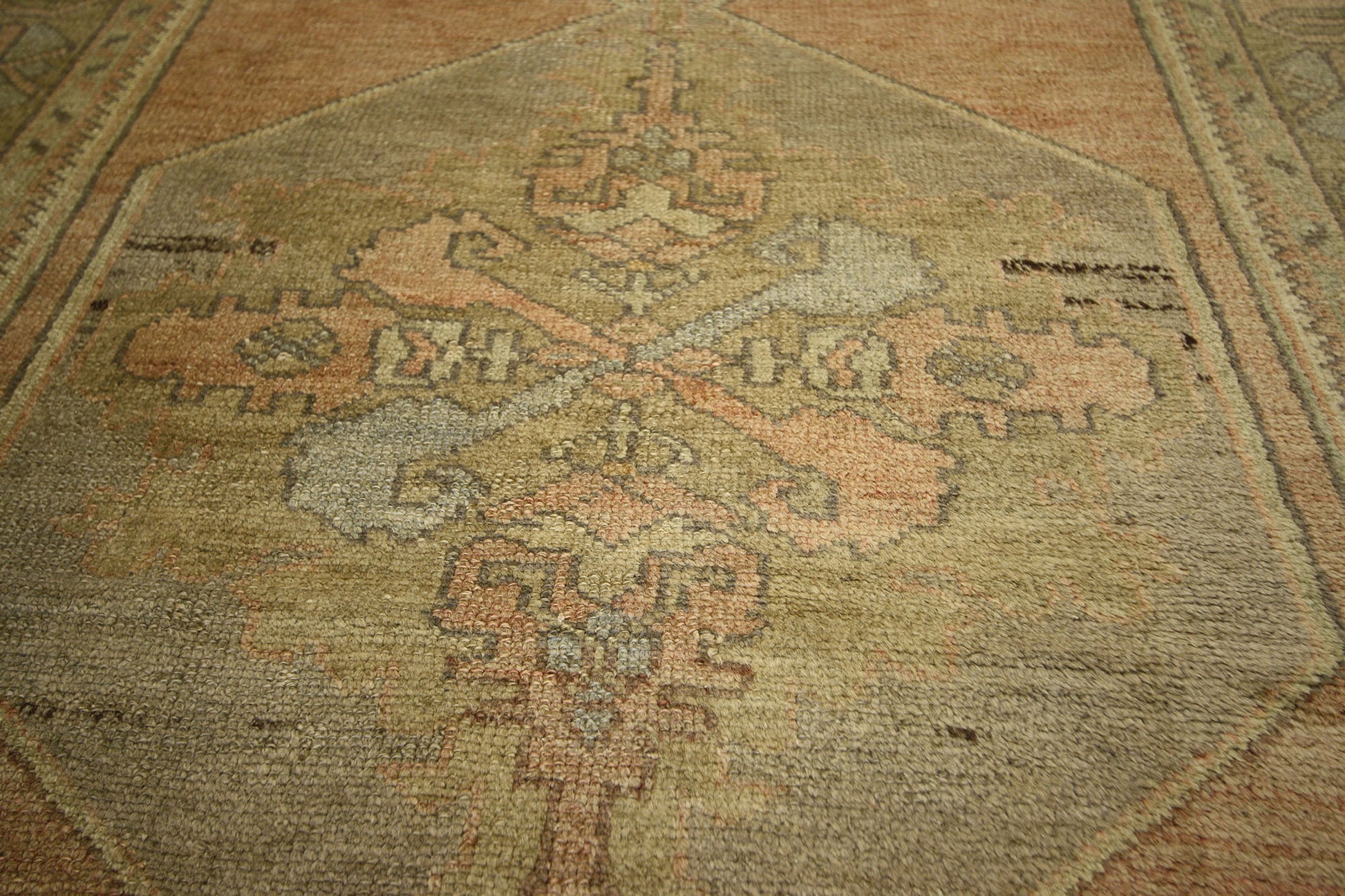 4 x 10 Vintage Turkish Oushak Rug 50184