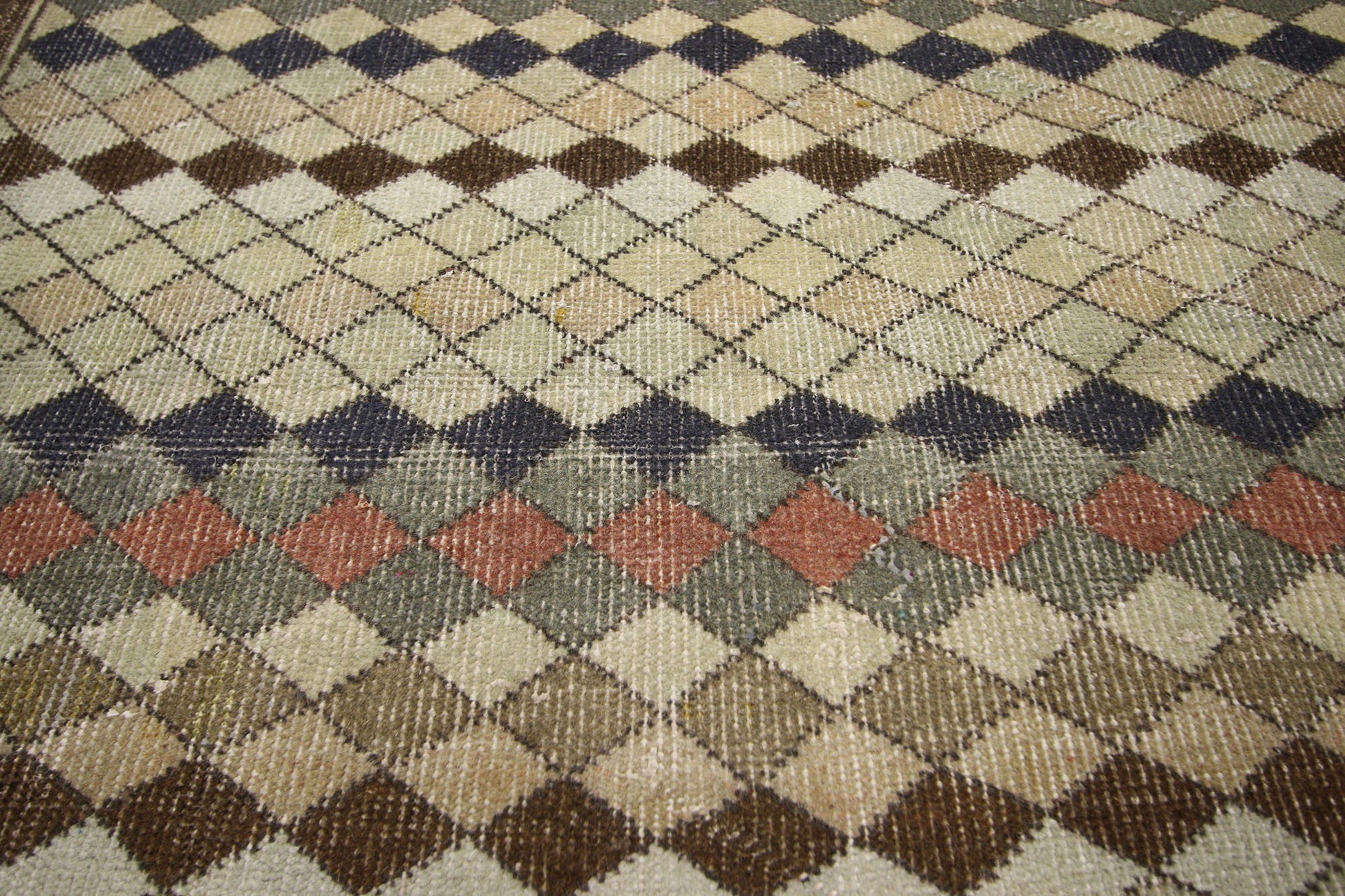 3 x 9 Vintage Sivas Rug 51010
