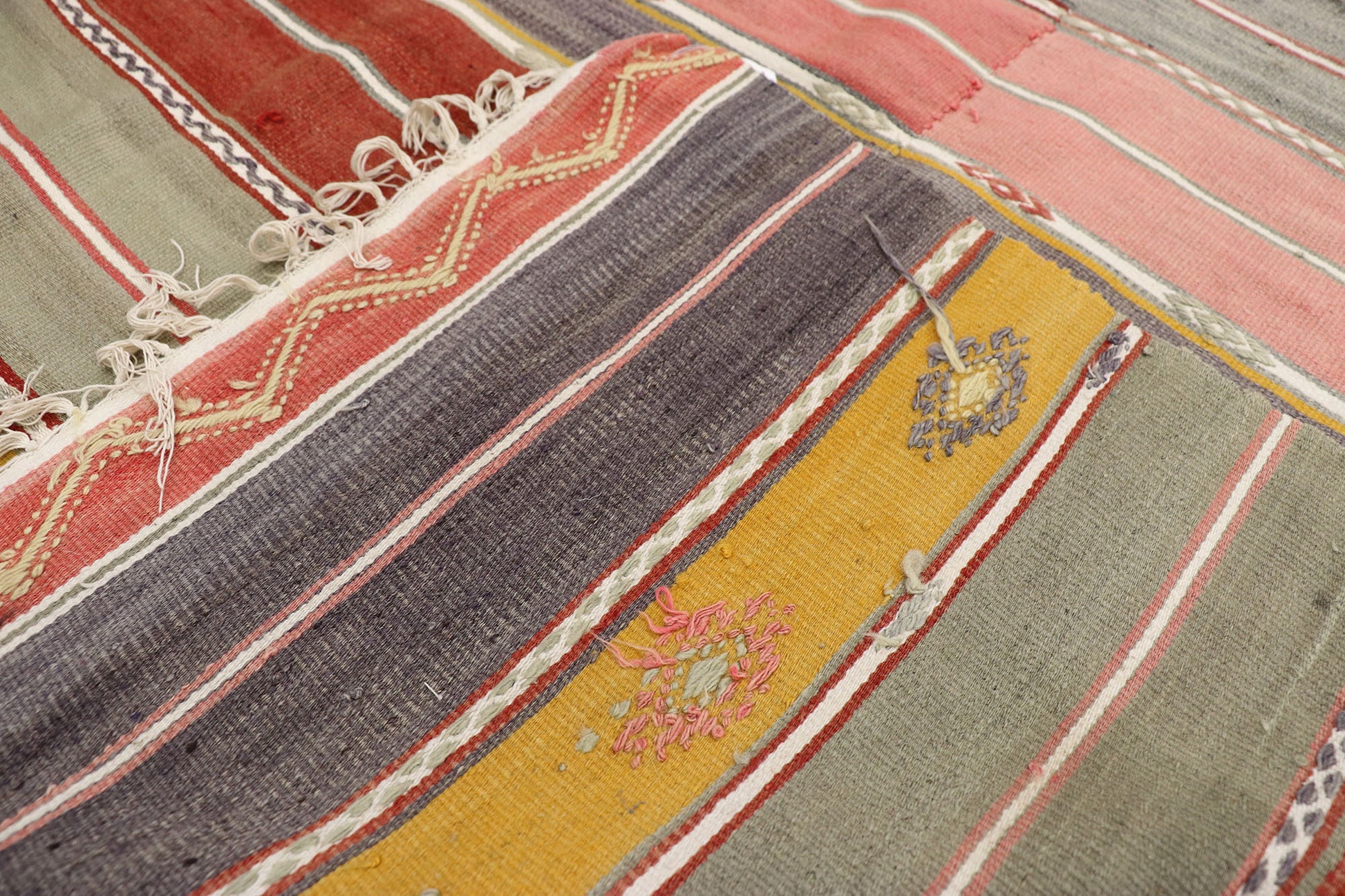 5 x 7 Vintage Kilim Rug 51277