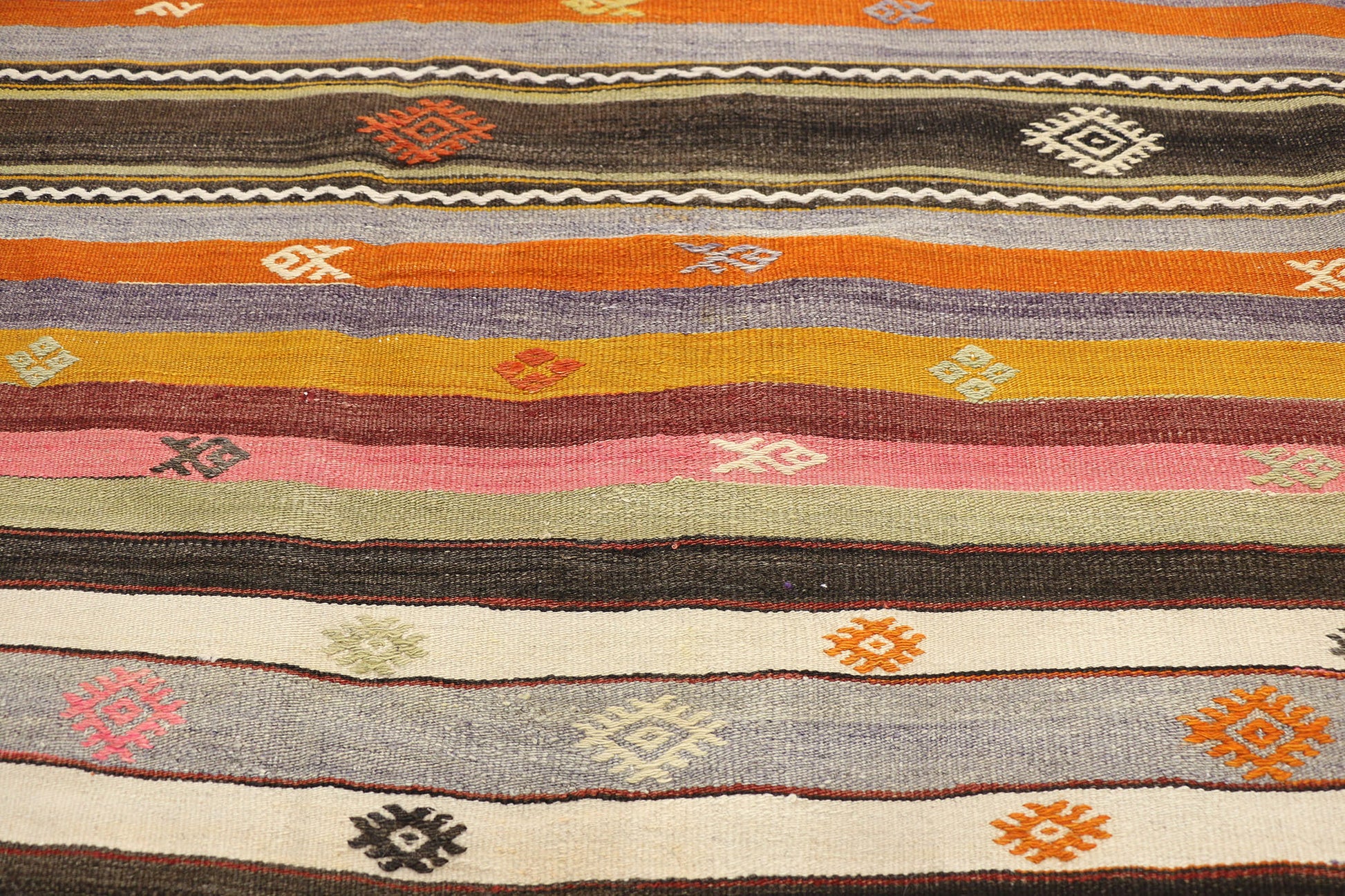5 x 9 Vintage Turkish Kilim Rug 51283