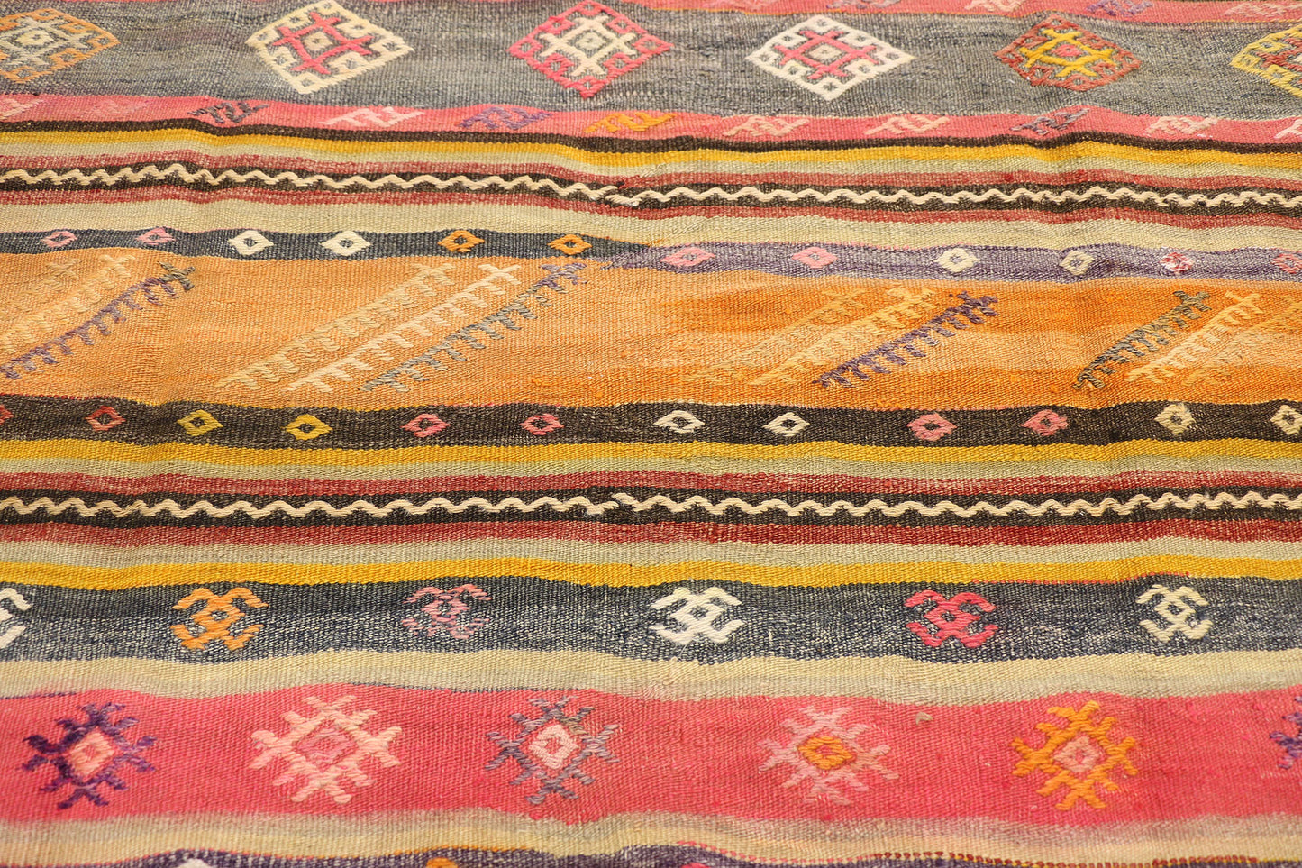 6 x 9 Vintage Kilim Rug 51286