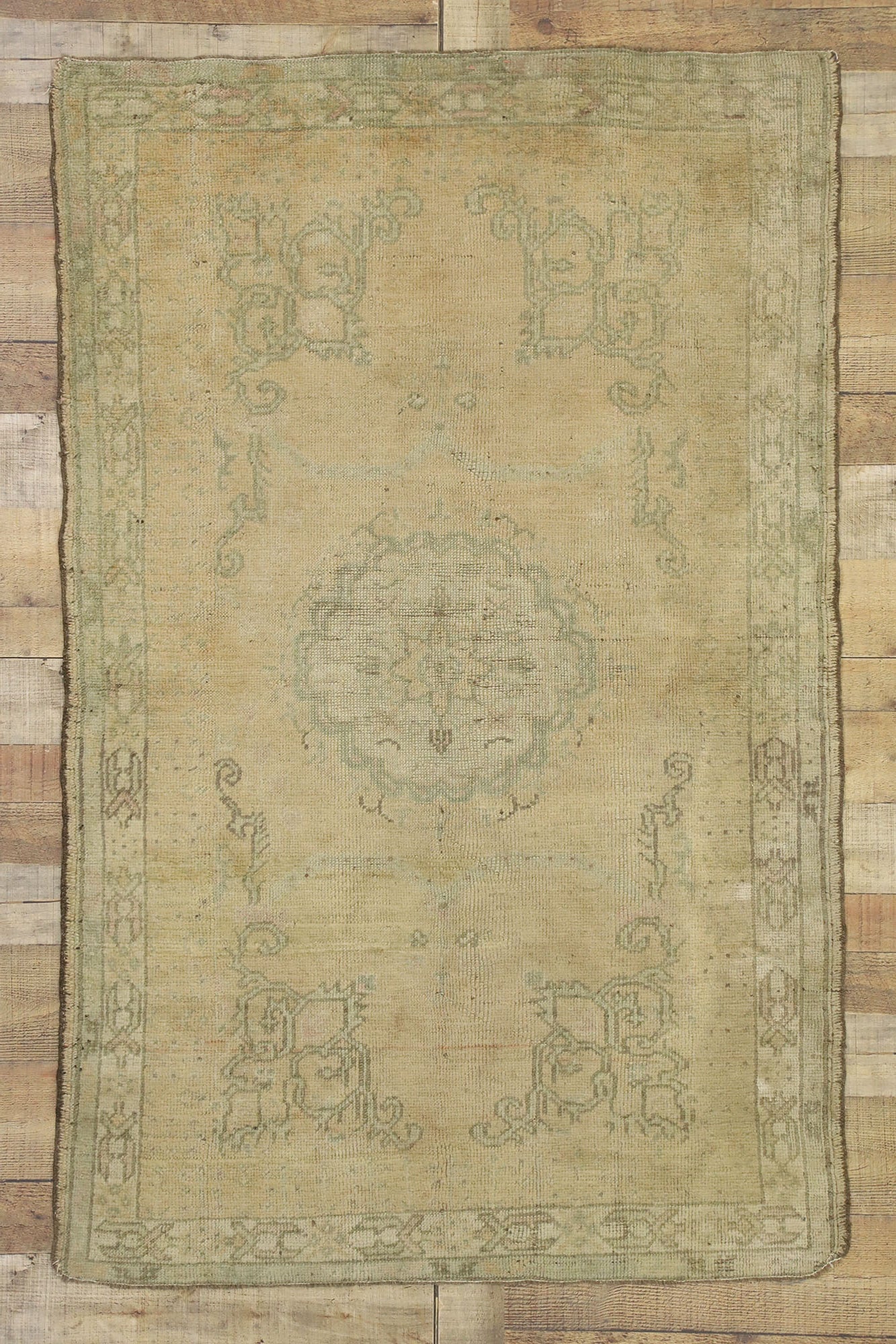 4 x 6 Vintage Turkish Oushak Rug 51699
