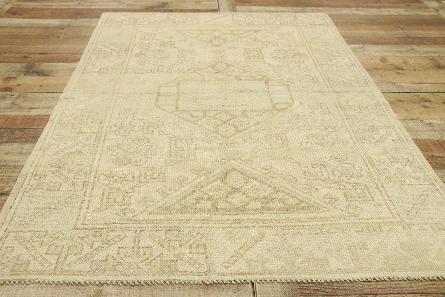 4 x 6 Vintage Oushak Rug 52304