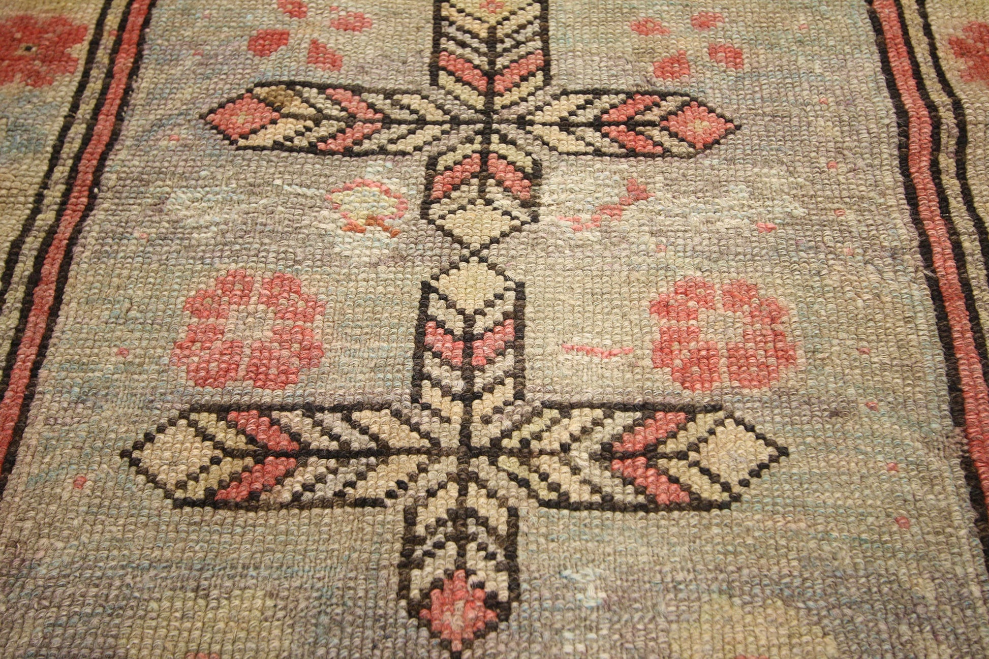 2 x 4 Vintage Turkish Oushak Rug 52347