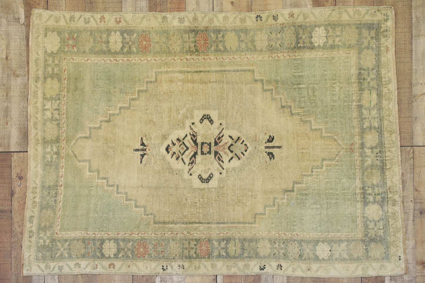 4 x 5 Vintage Oushak Rug 52397