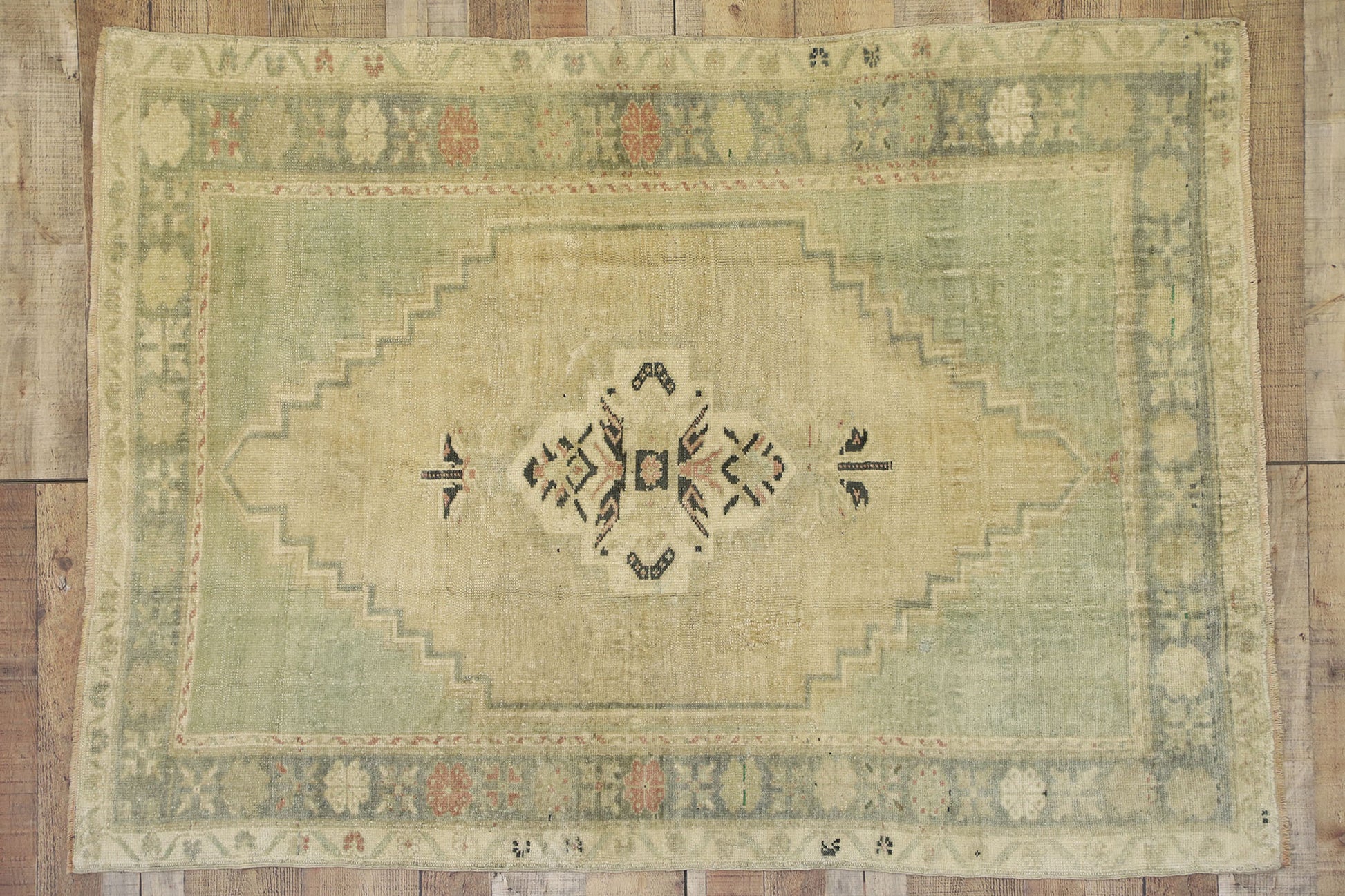 4 x 5 Vintage Oushak Rug 52397