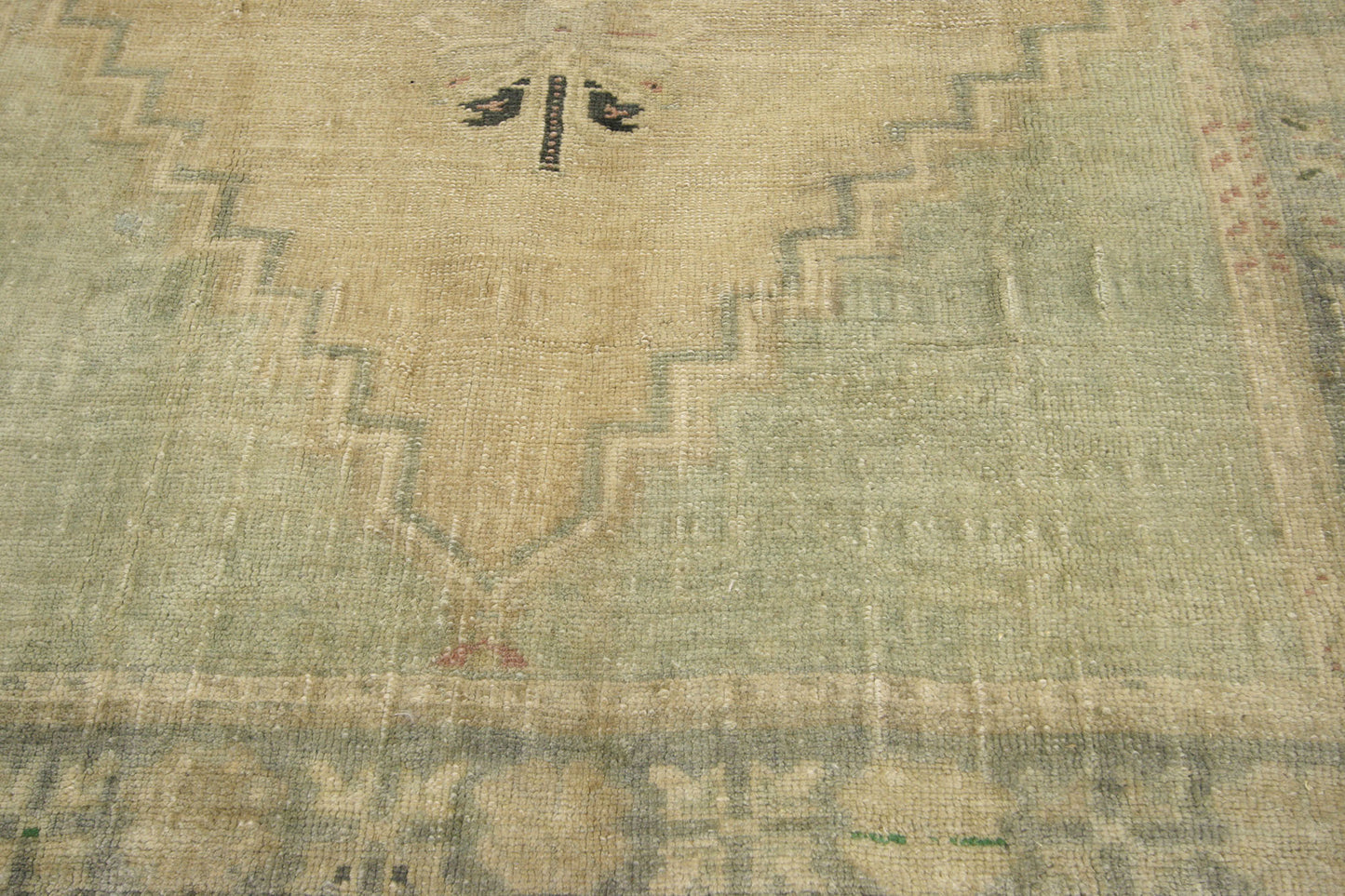 4 x 5 Vintage Oushak Rug 52397