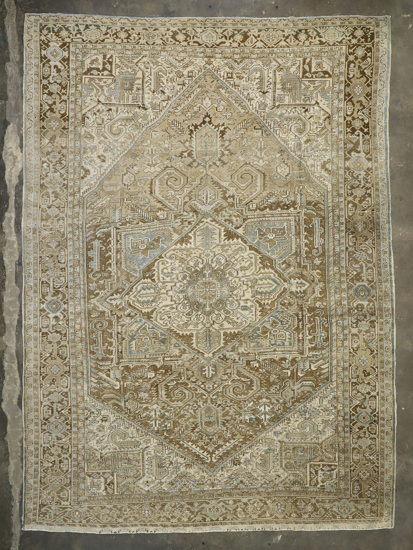 11 x 15 Distressed Antique Persian Heriz Rug 52450