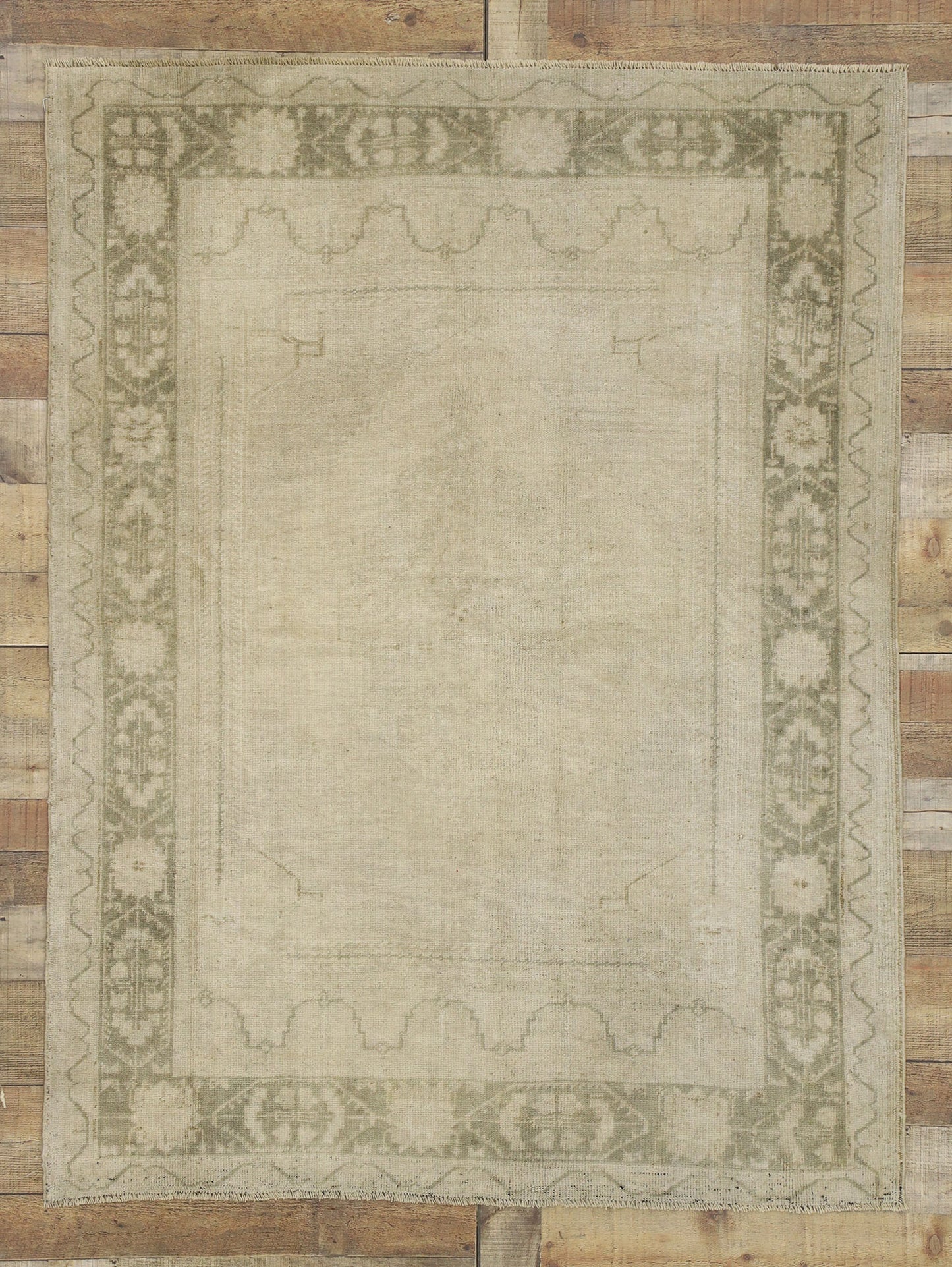 4 x 6 Vintage Oushak Rug 52481