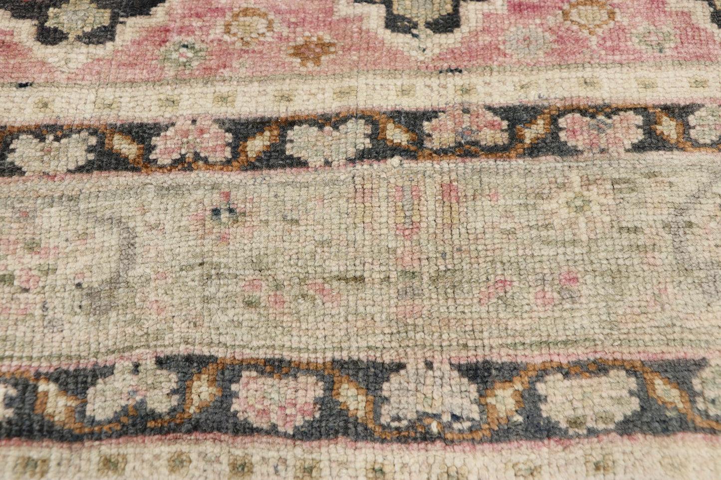 6 x 8 Vintage Turkish Oushak Rug 52549