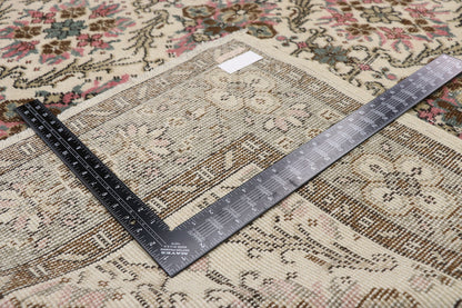 6 x 10 Zeki Muren Vintage Turkish Sivas Rug 52573