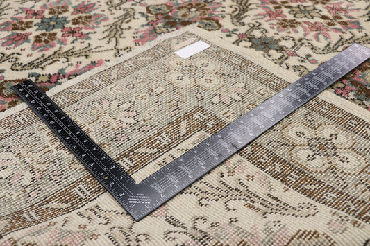 6 x 10 Zeki Muren Vintage Turkish Sivas Rug 52573