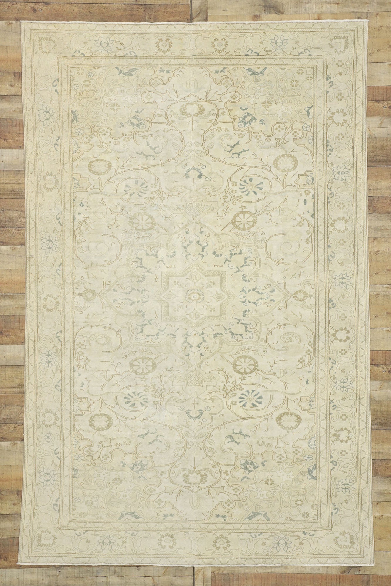 6 x 10 Vintage Sivas Rug 52659