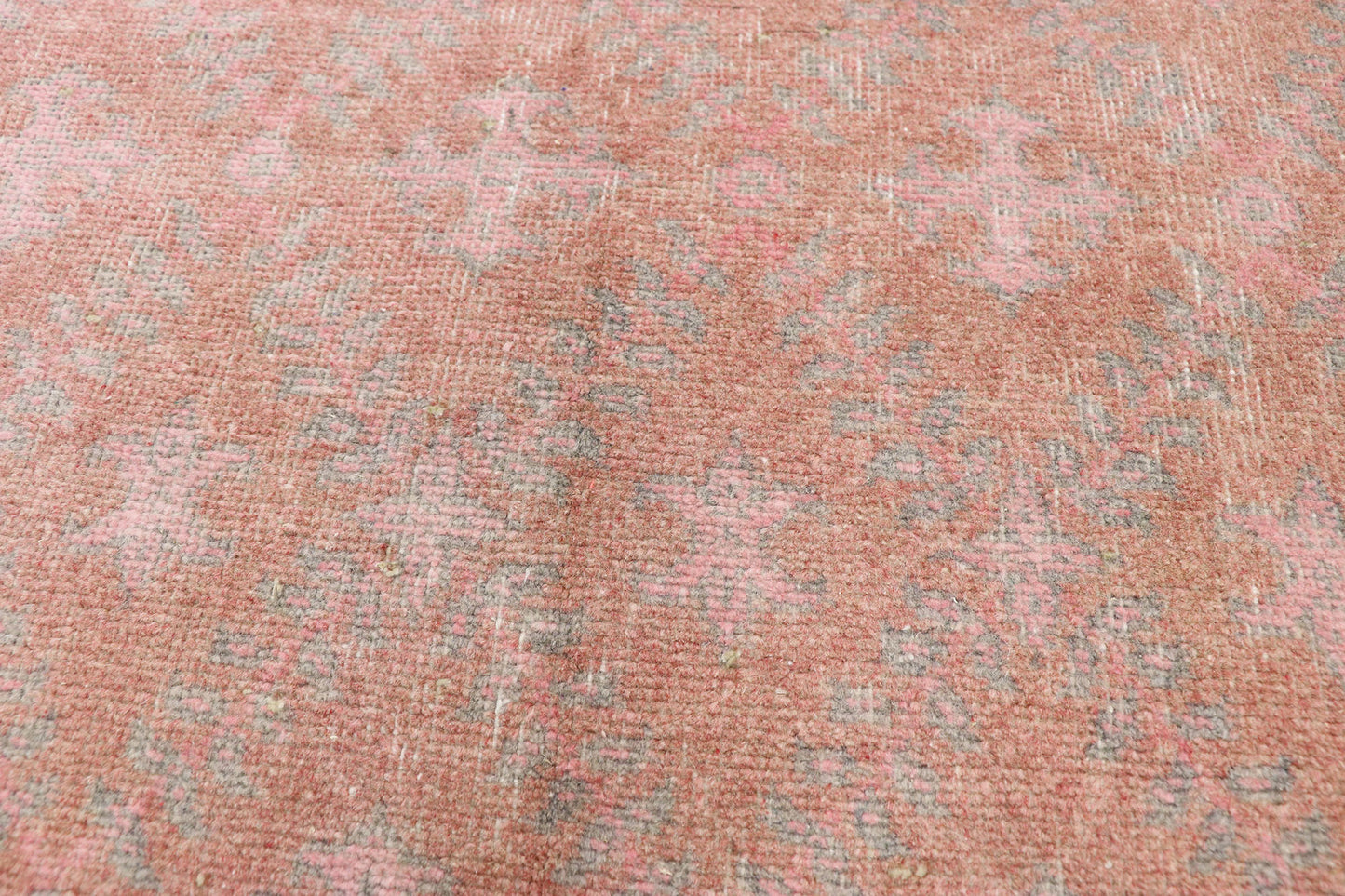 7 x 10 Vintage Sivas Rug 52660