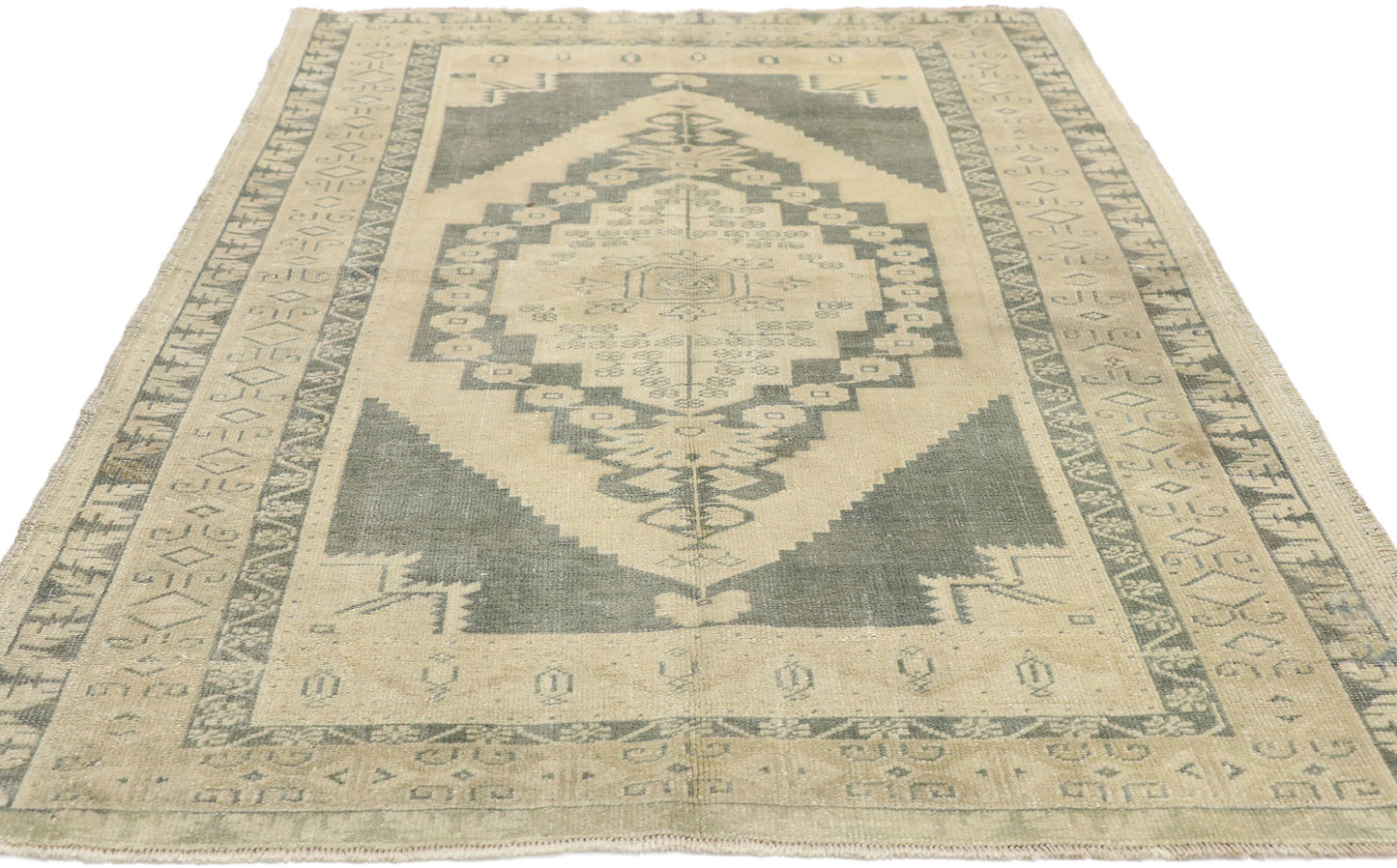 4 x 6 Vintage Oushak Rug 52672