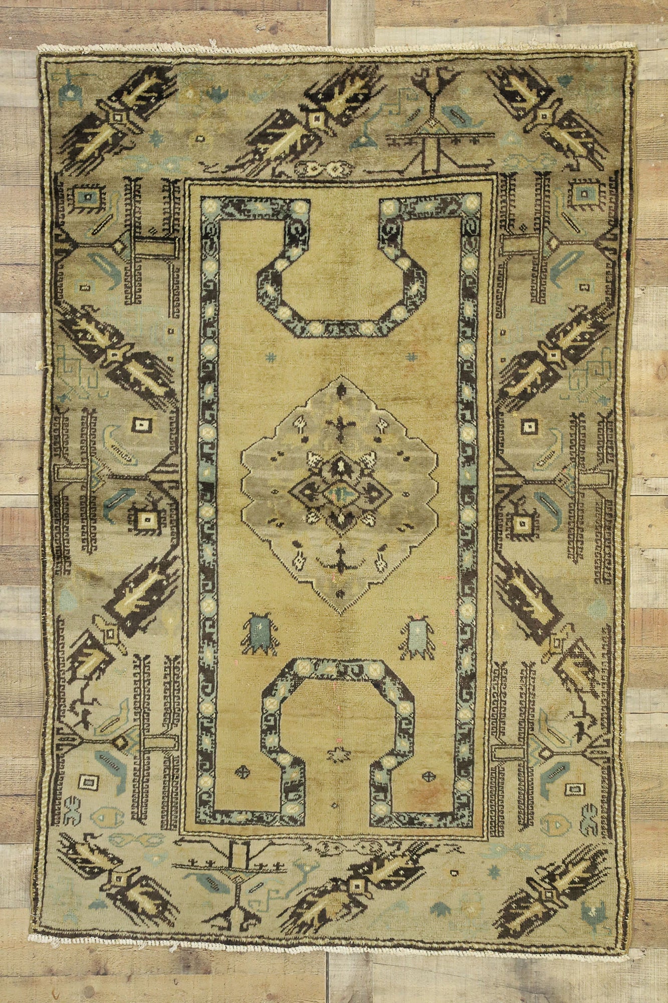 4 x 6 Vintage Oushak Rug 52765