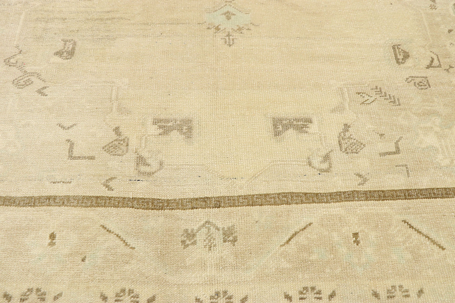 6 x 9 Vintage Neutral Turkish Oushak Rug 52960