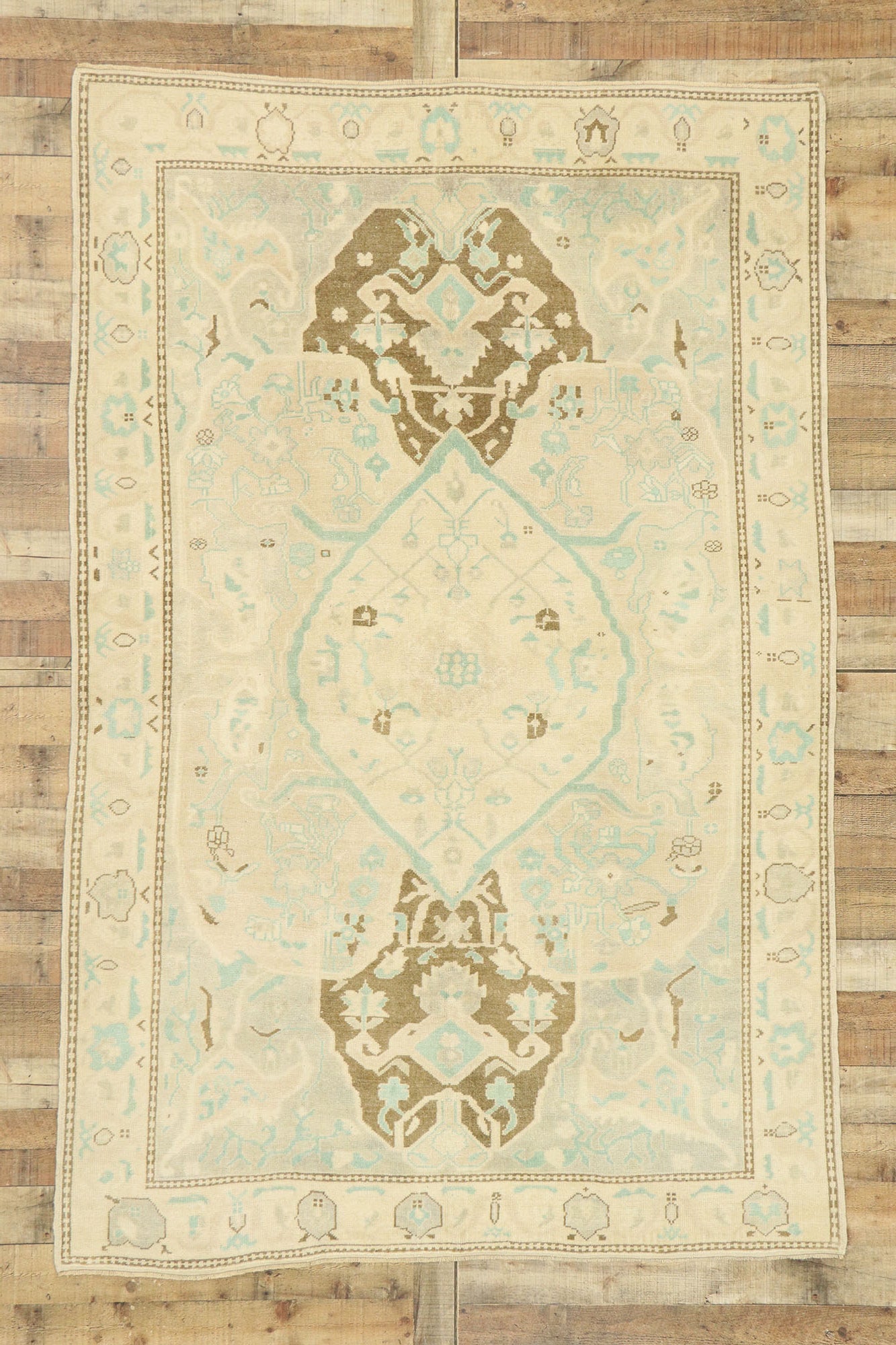 6 x 9 Vintage Turkish Oushak Rug 52965
