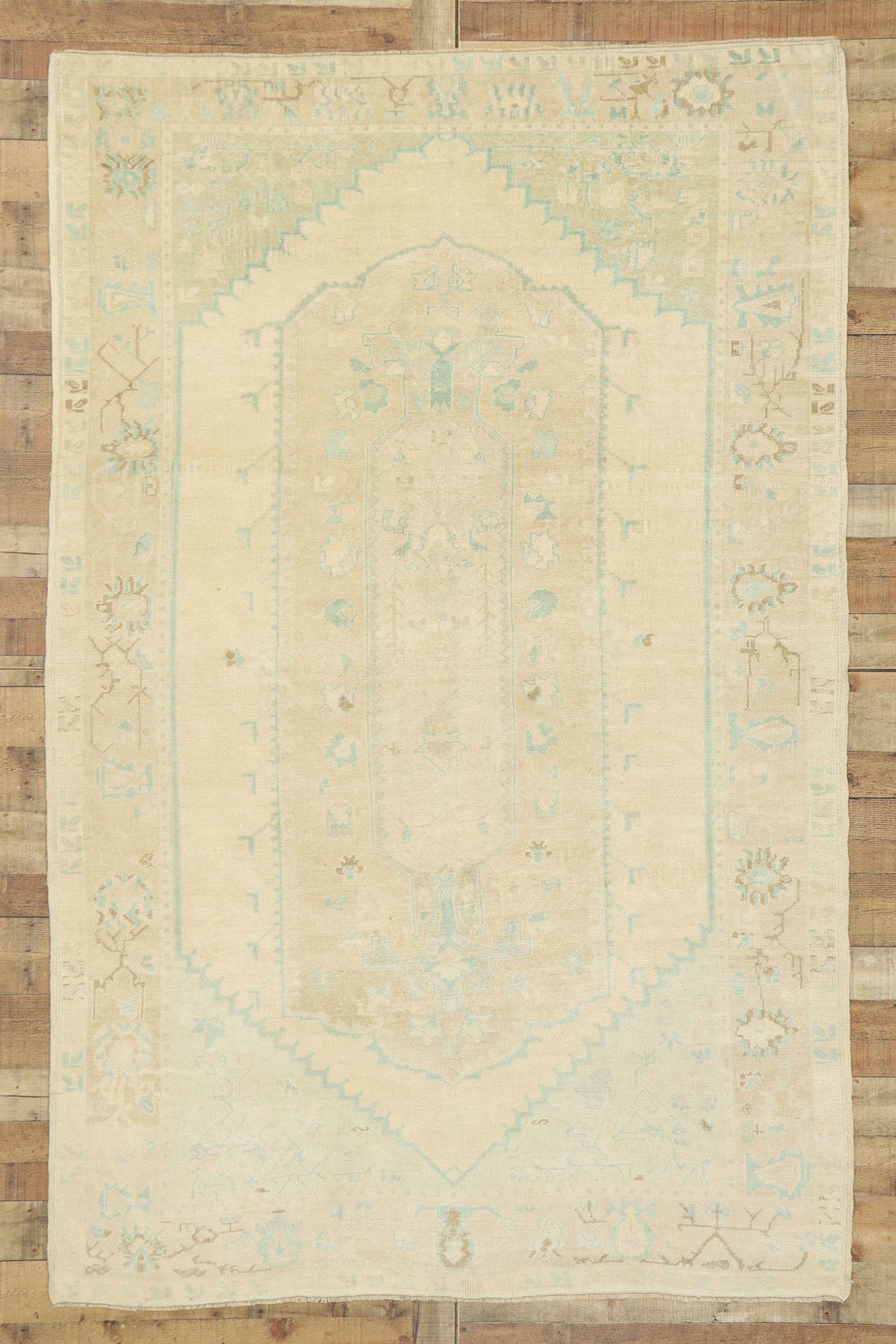 6 x 9 Vintage Turkish Oushak Rug 52967