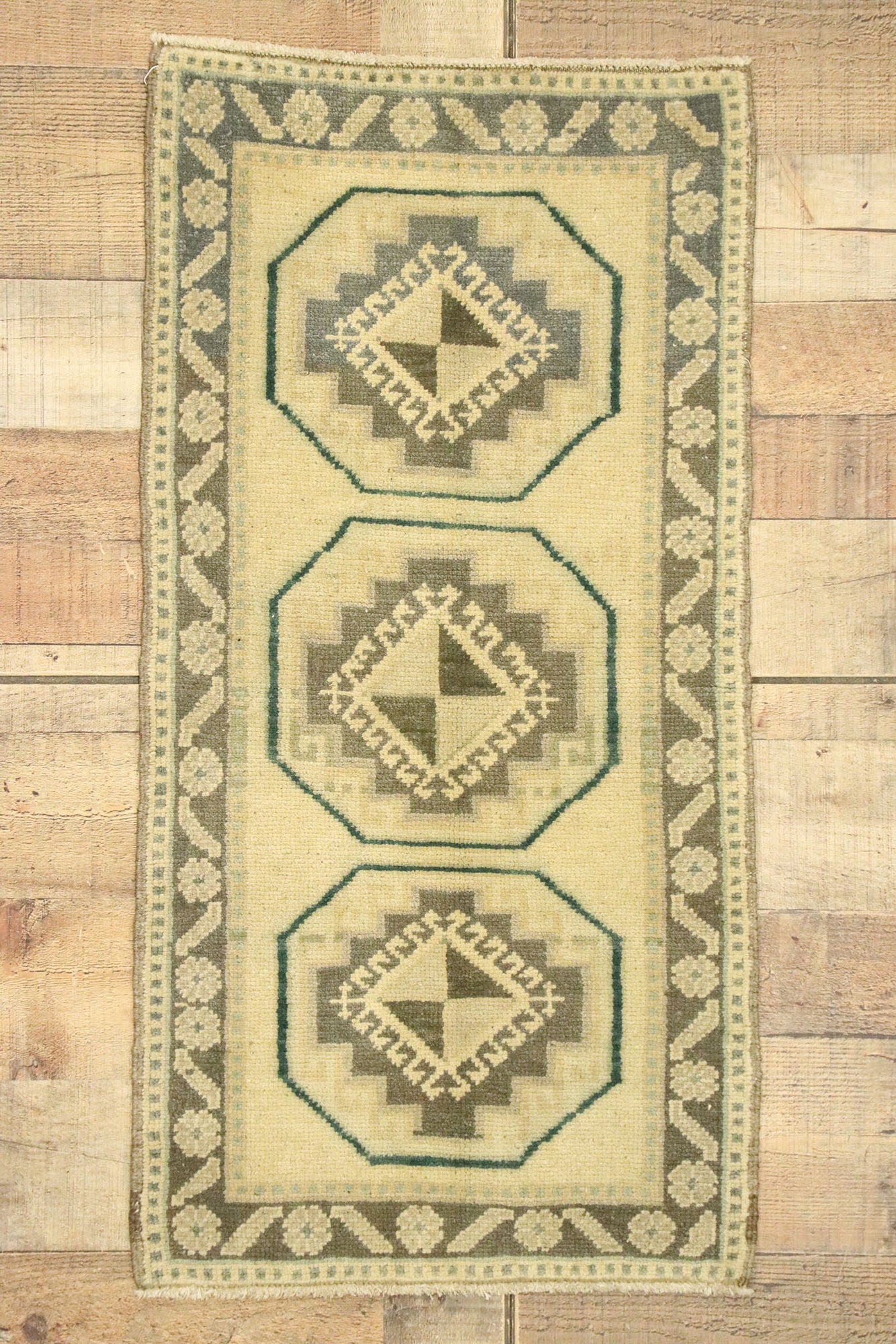 2 x 3 Vintage Turkish Oushak Rug 53011