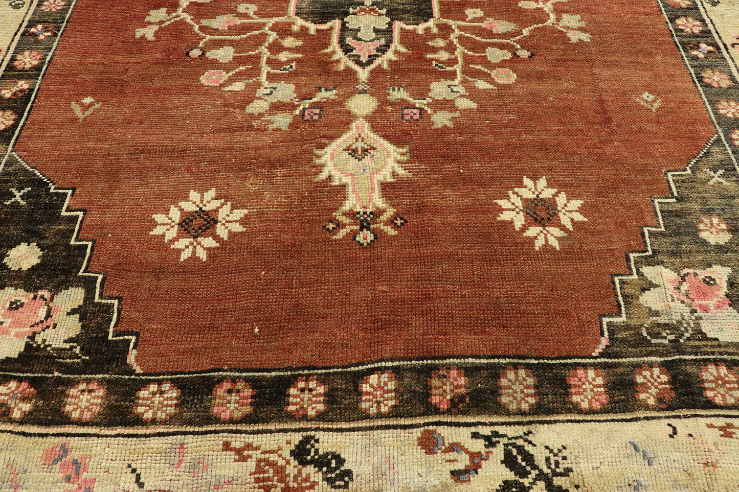 5 x 7 Vintage Turkish Oushak Rug 53069
