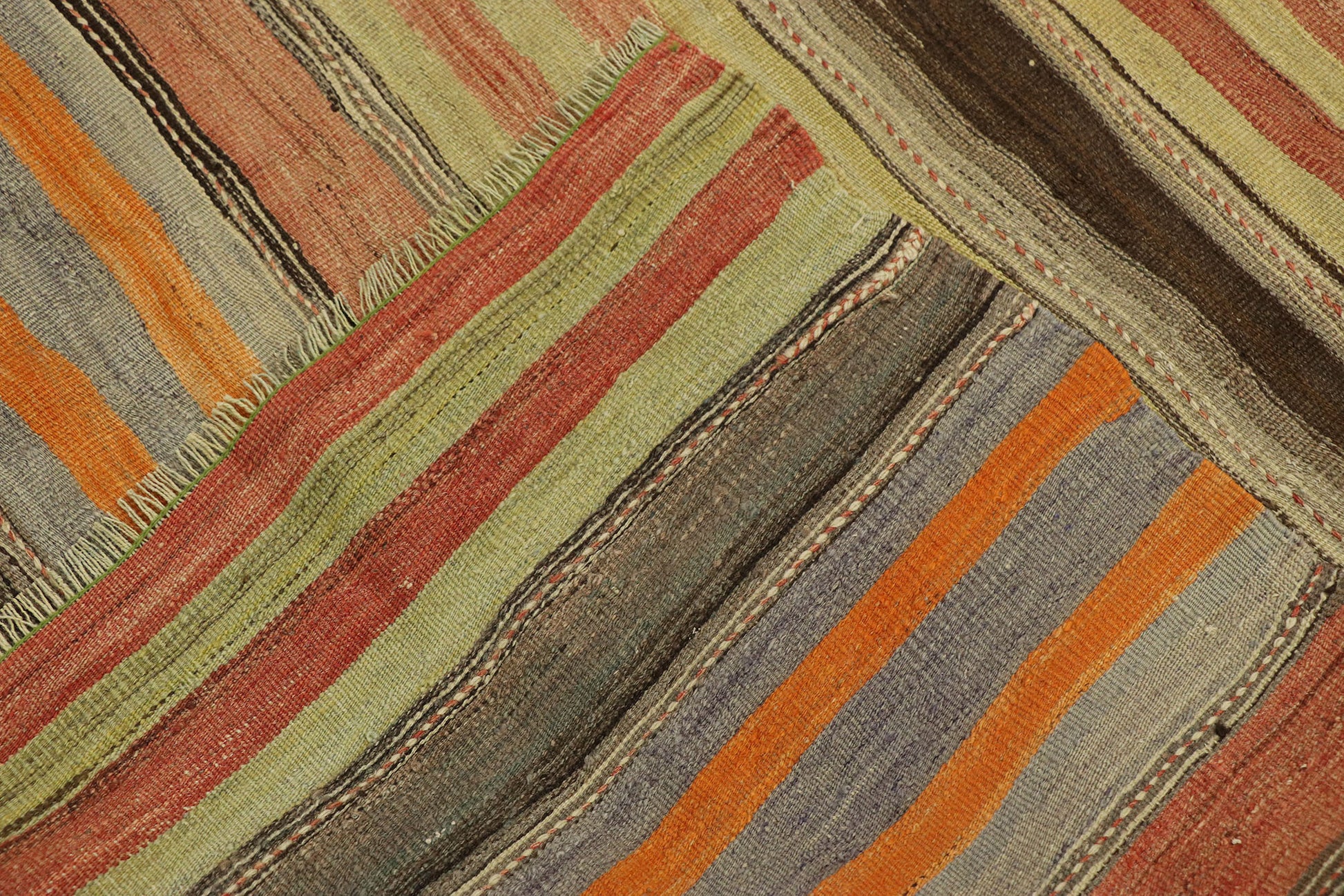 5 x 9 Vintage Turkish Kilim Rug 53121