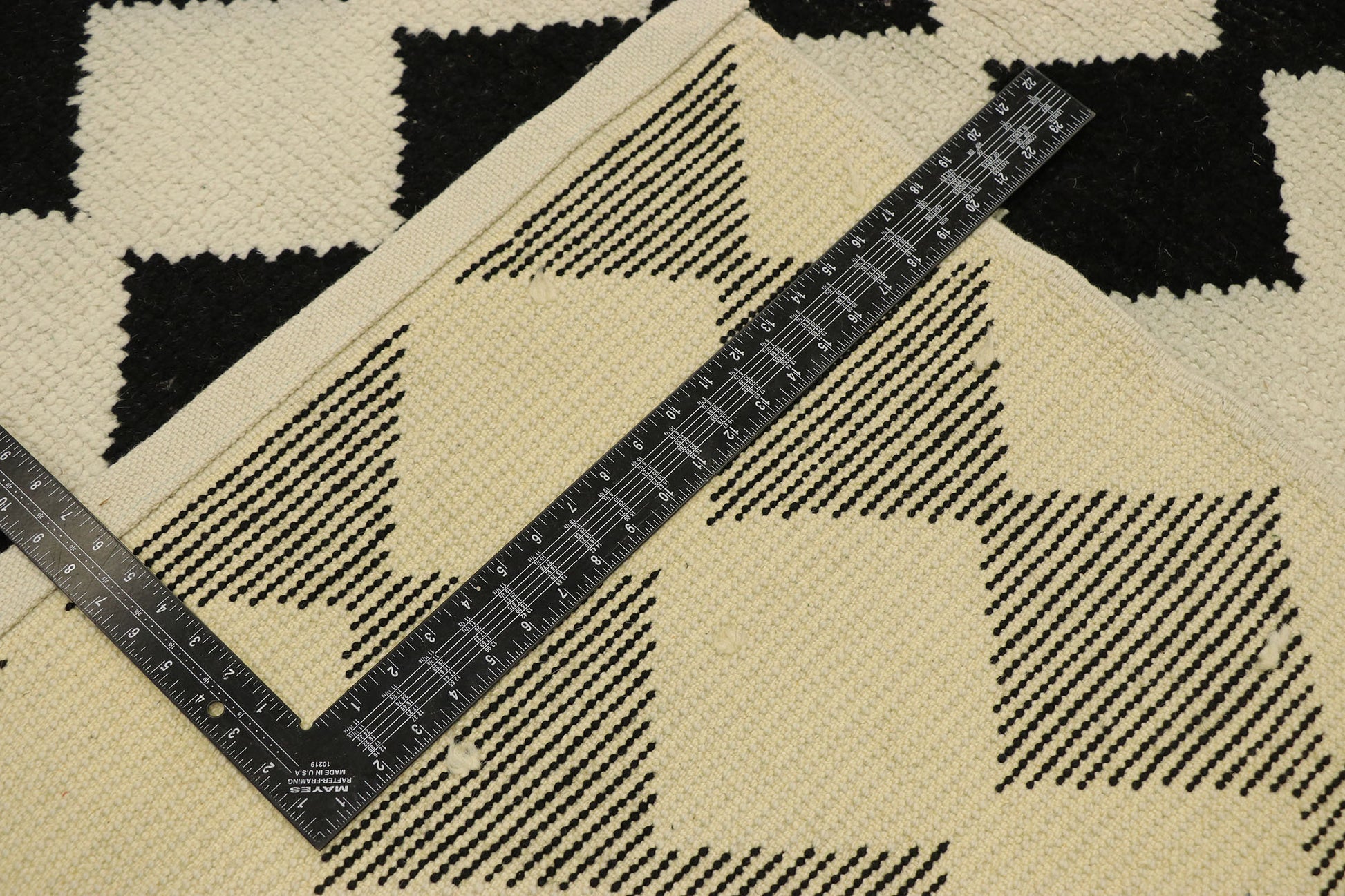 9 x 13 Contemporary Moroccan Rug 53191