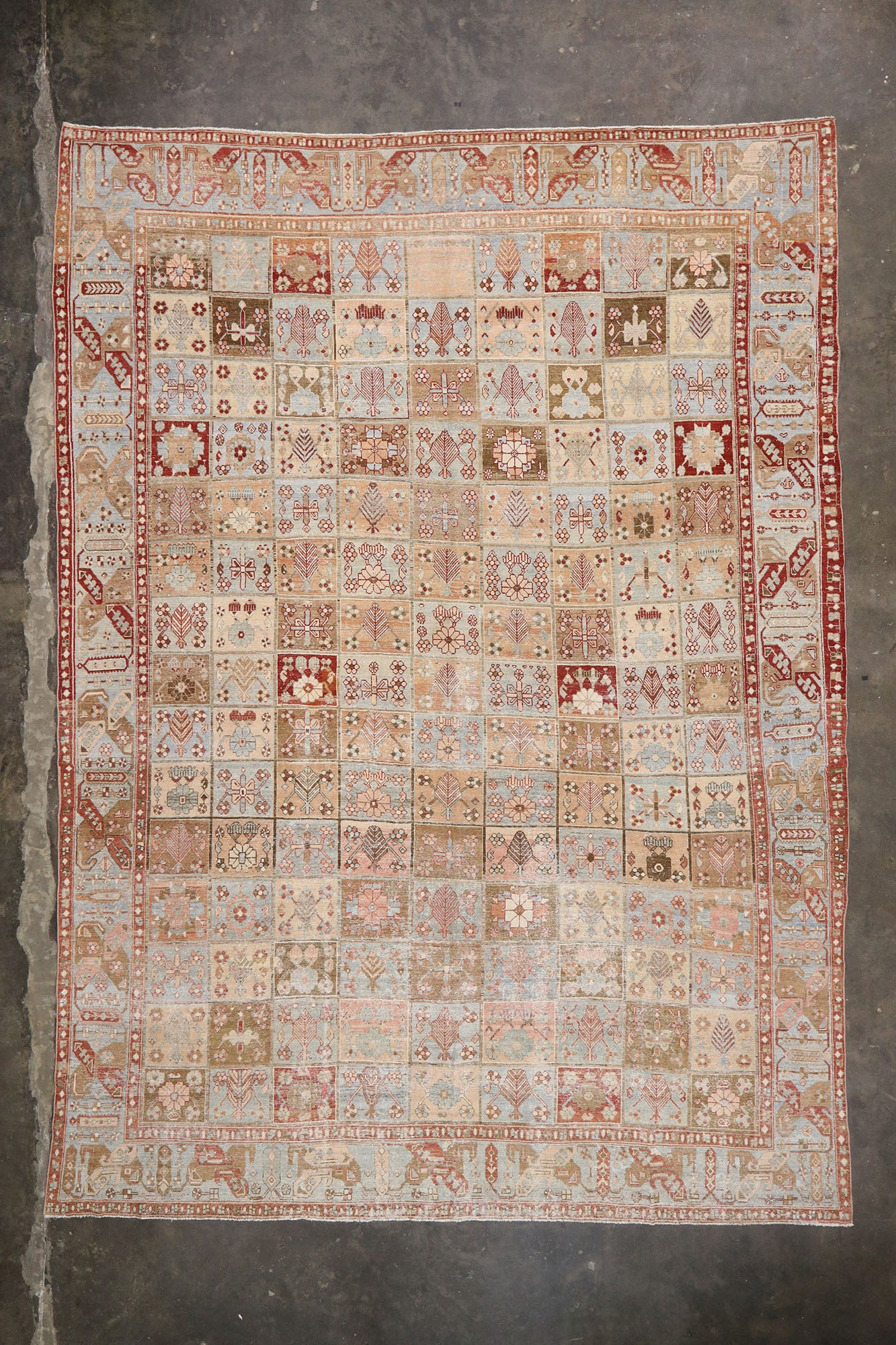 12 x 16 Antique Persian Bakhtiari Rug 53388