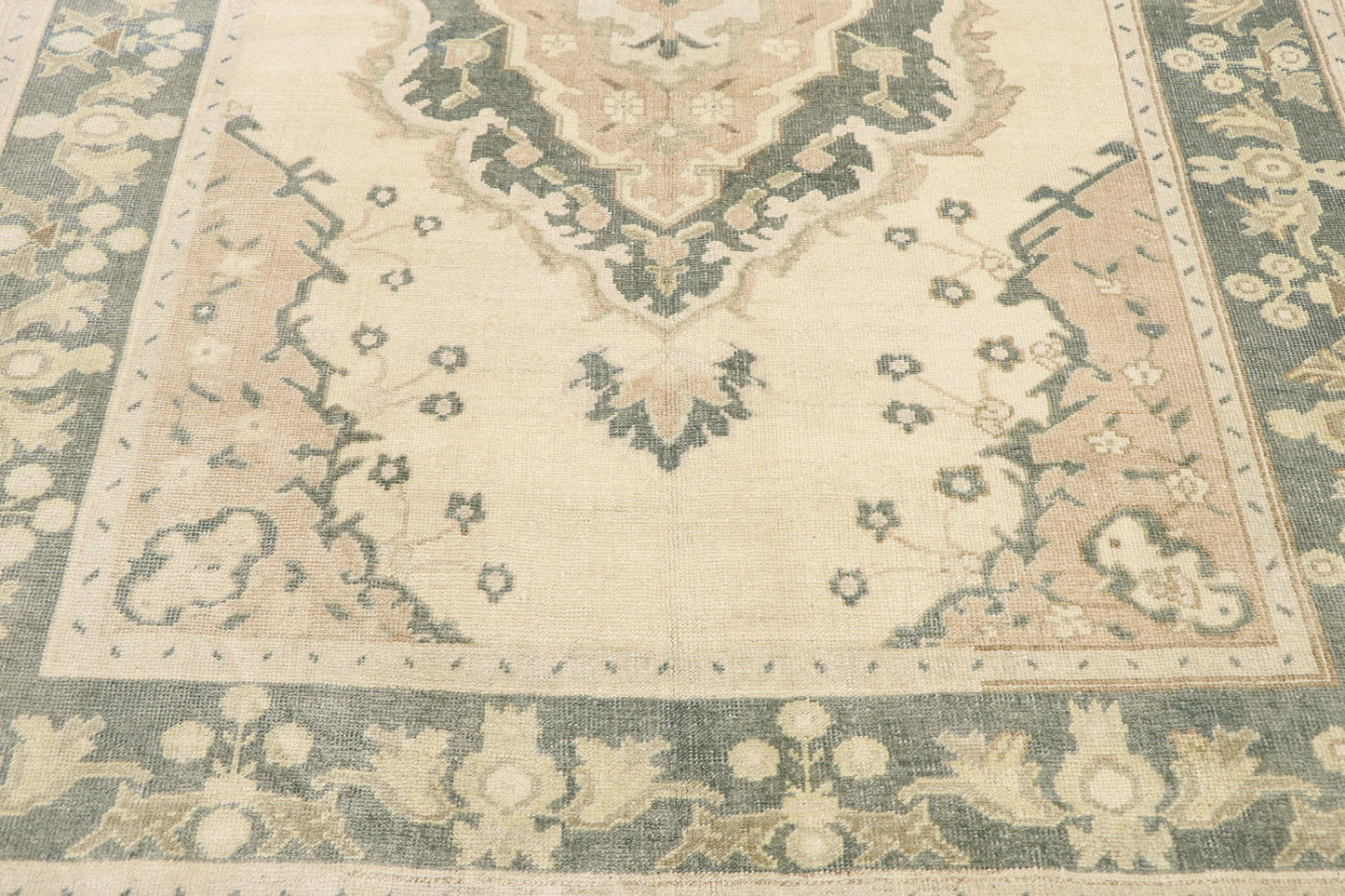5 x 10 Vintage Turkish Oushak Rug 53524