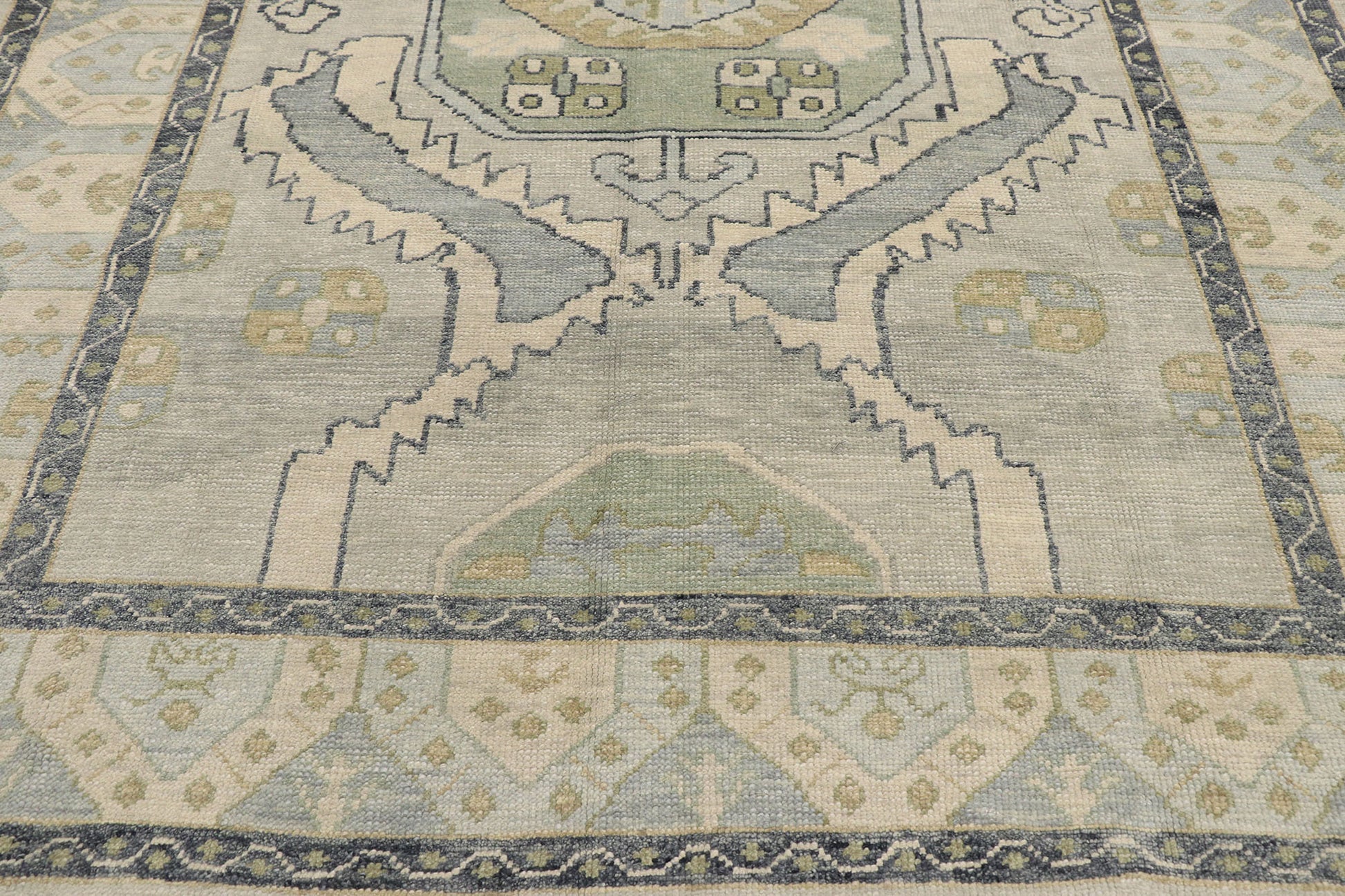 7 x 9 Contemporary Turkish Oushak Rug 53553
