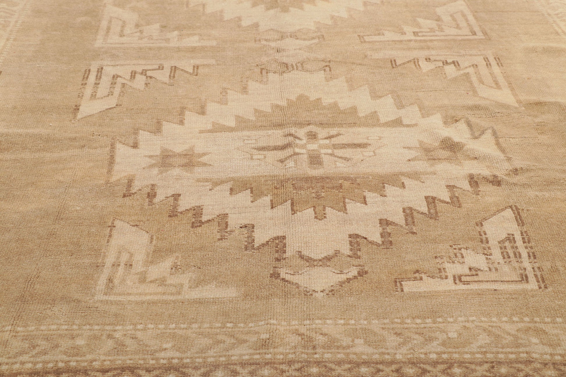 6 x 9 Vintage Turkish Oushak Rug 53725