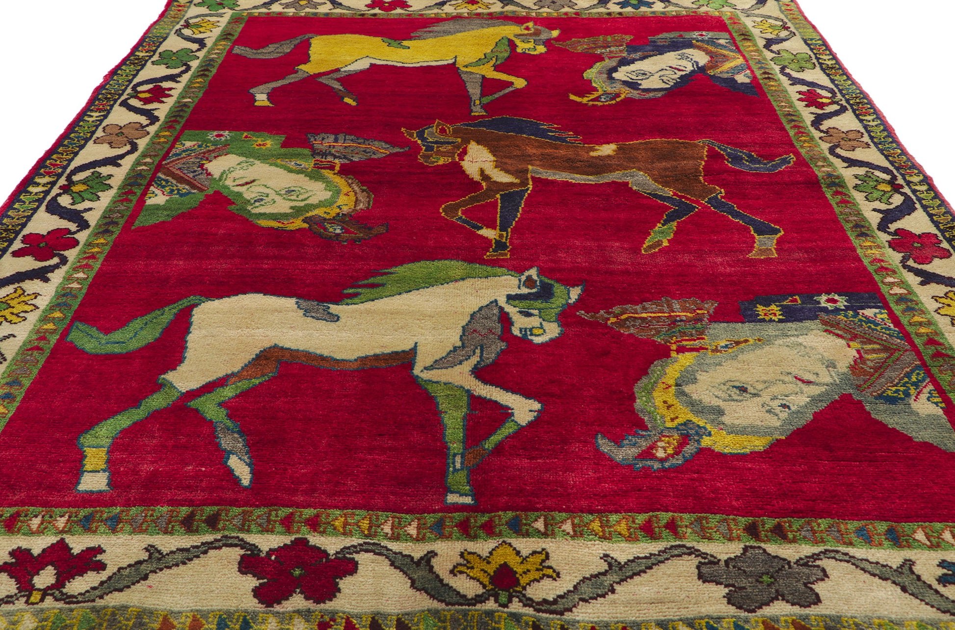 5 x 7 Vintage Persian Shiraz Pictorial Rug 61033