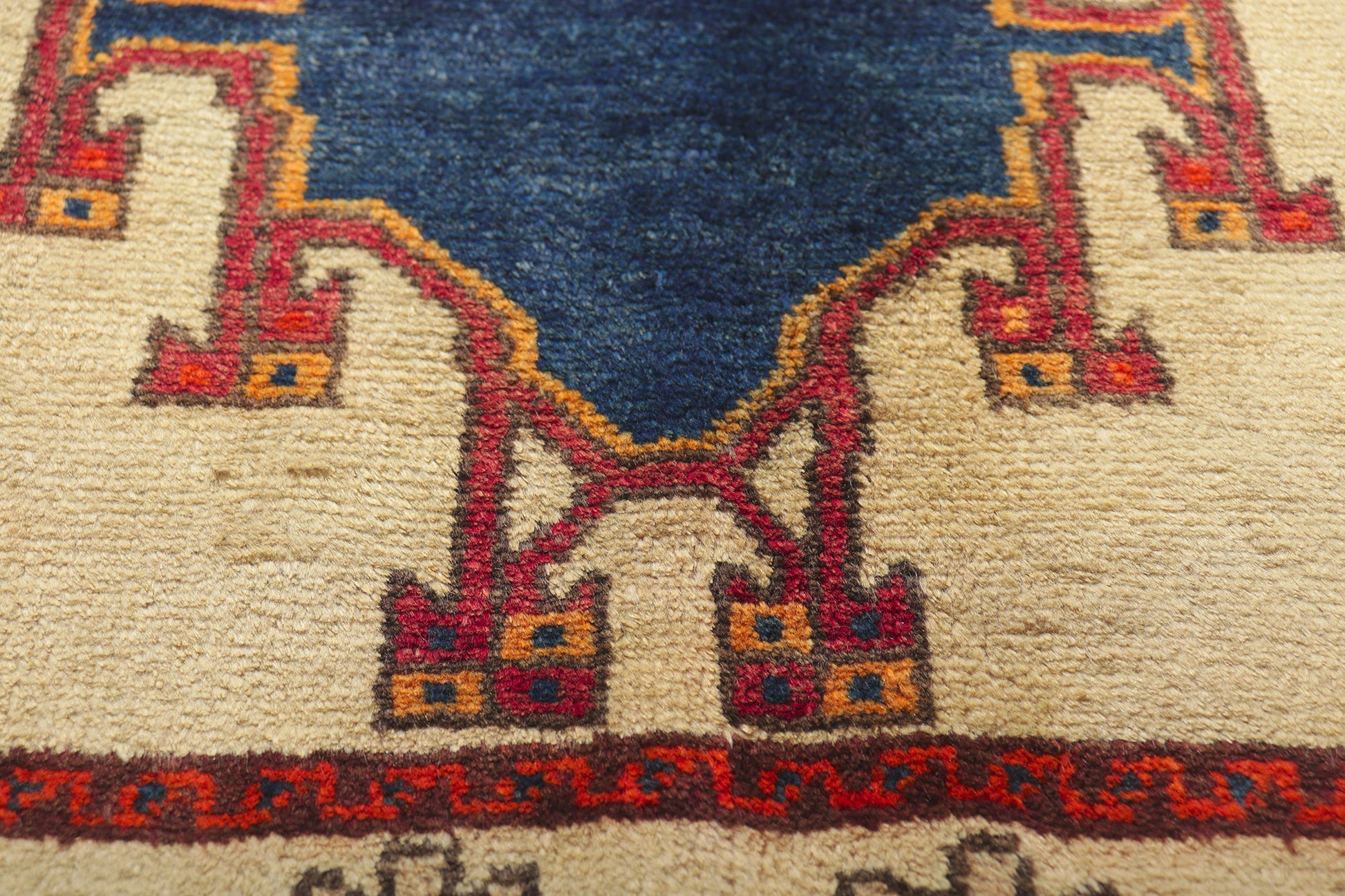 5 x 7 Vintage Persian Shiraz Rug 75066