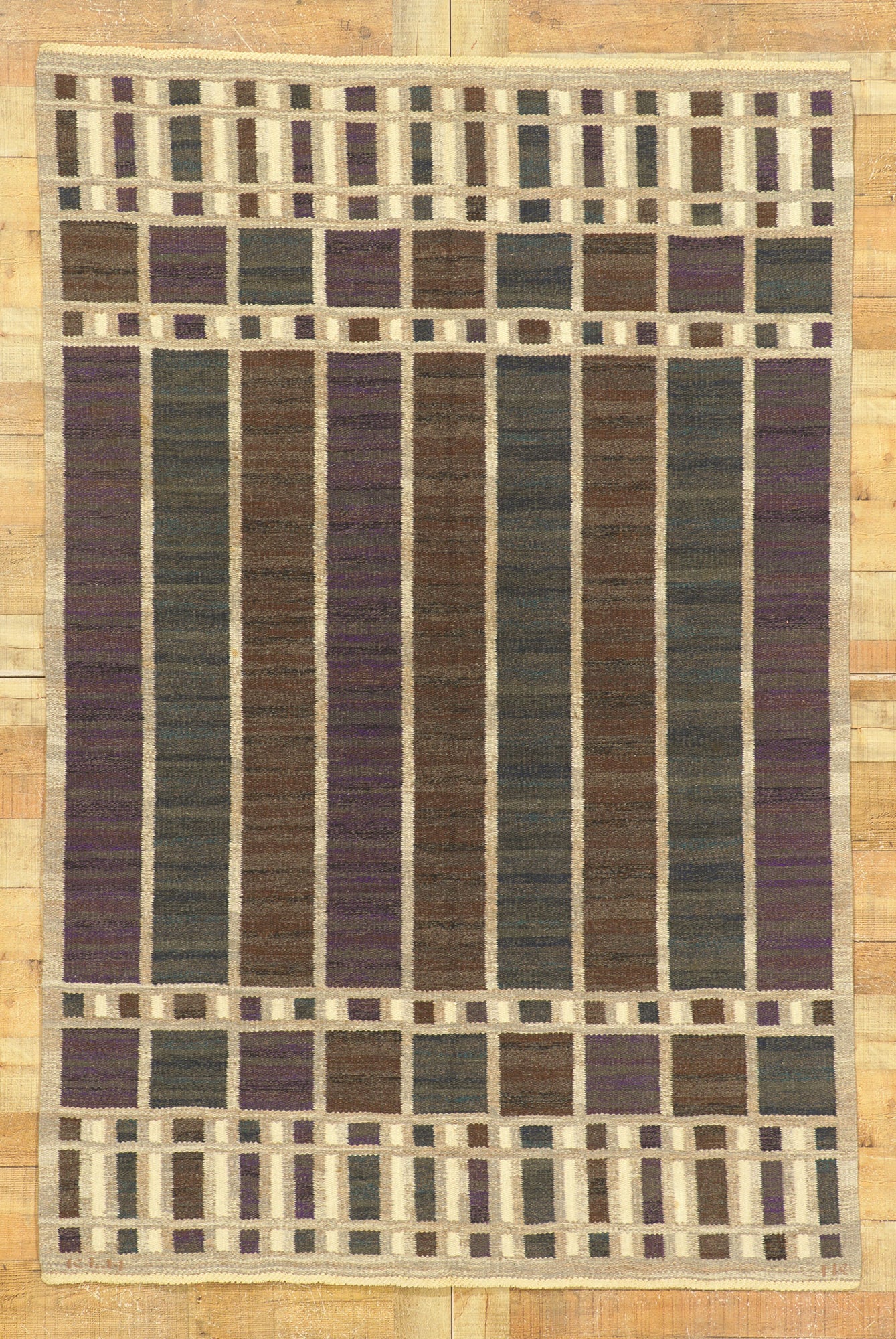 5 x 7 Irma Kronlund Vintage Swedish Rollakan Rug 78482