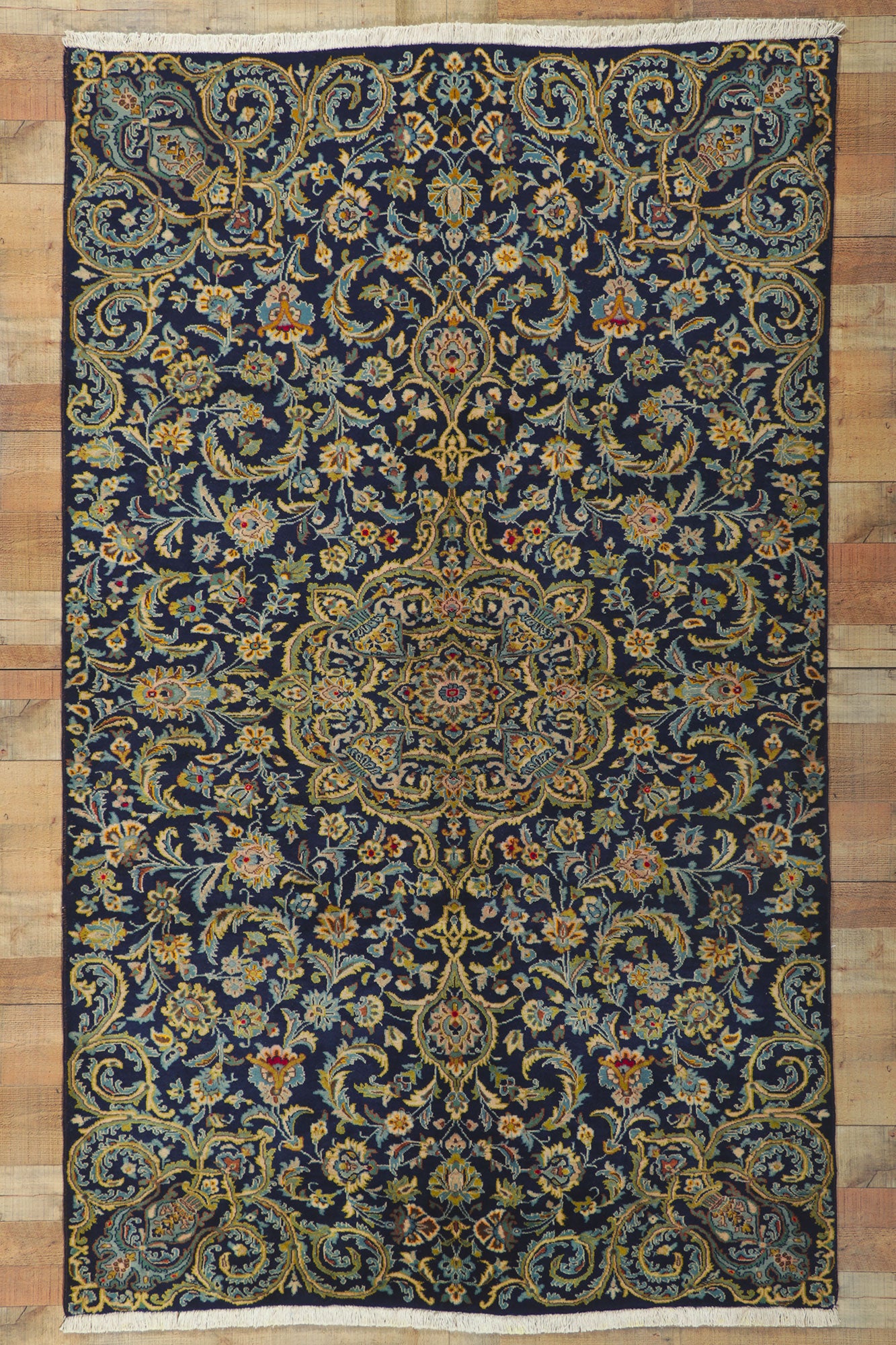 5 x 8 Vintage Persian Kashan Rug 61069