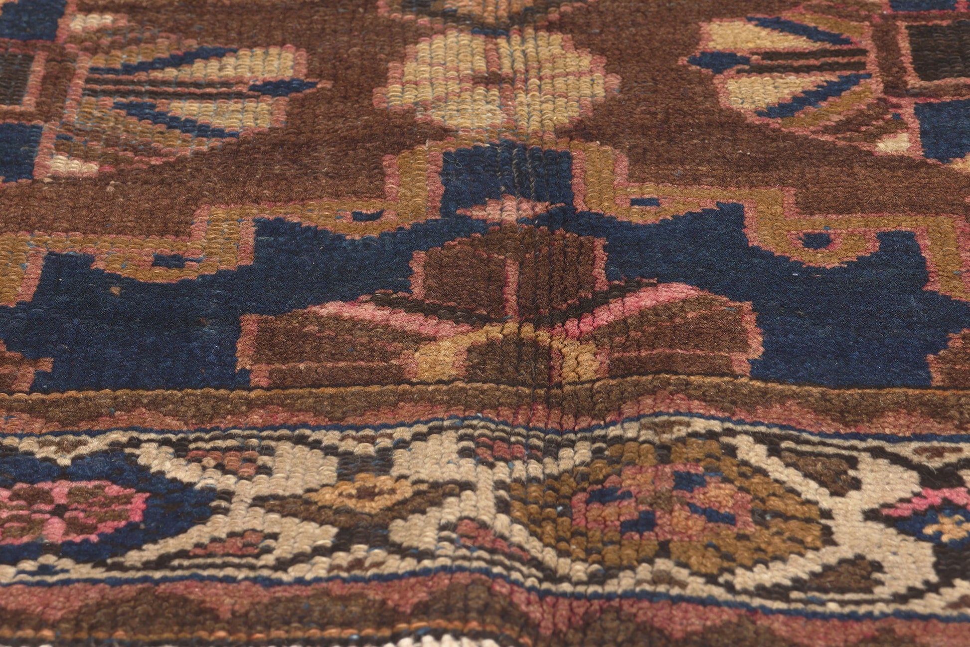 5 x 10 Antique Persian Bakhtiari Rug 75267