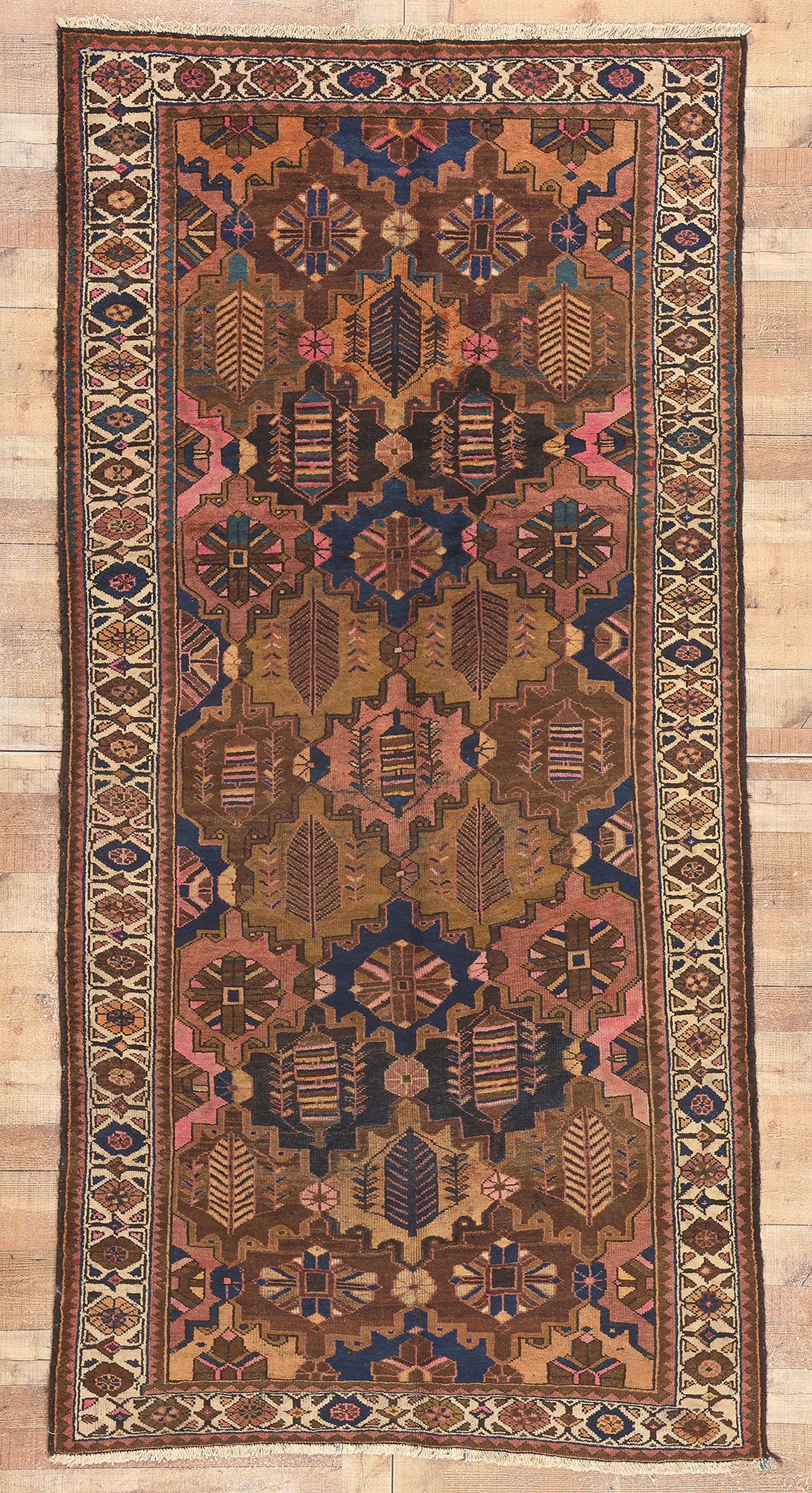 5 x 10 Antique Persian Bakhtiari Rug 75267