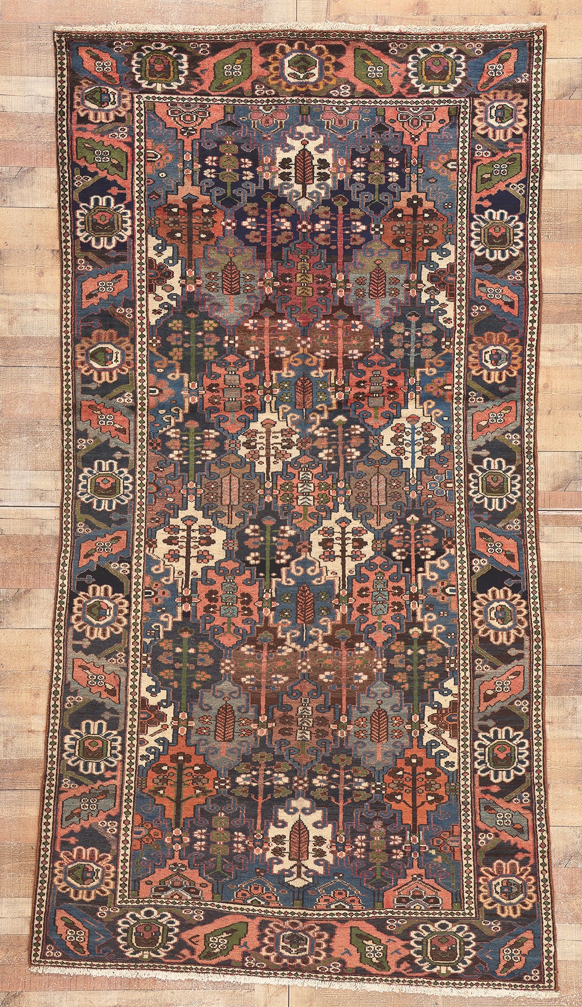 5 x 10 Antique Persian Bakhtiari Rug 75325