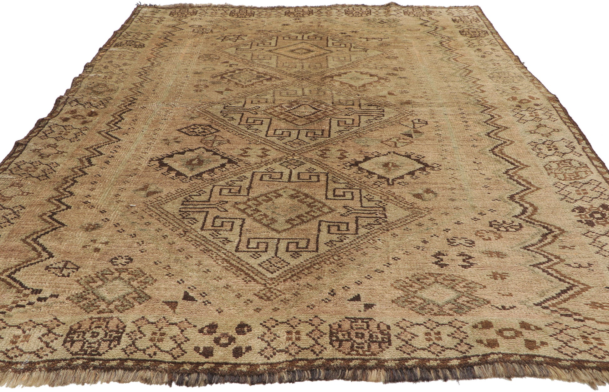 5 x 7 Vintage Persian Shiraz Rug 75343