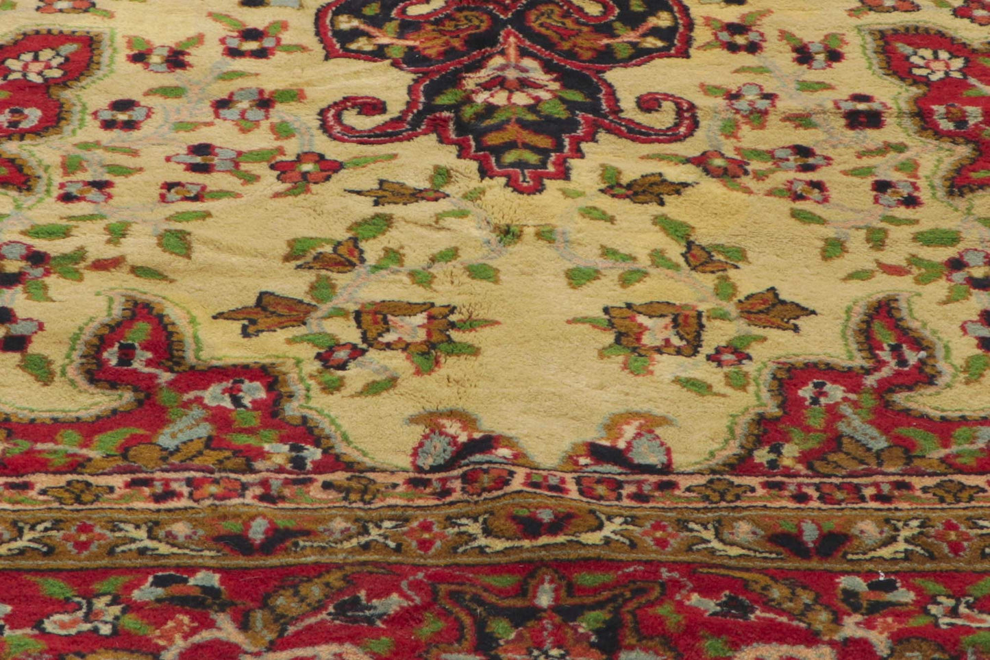 6 x 11 Vintage Indian Isfahan Rug 78304