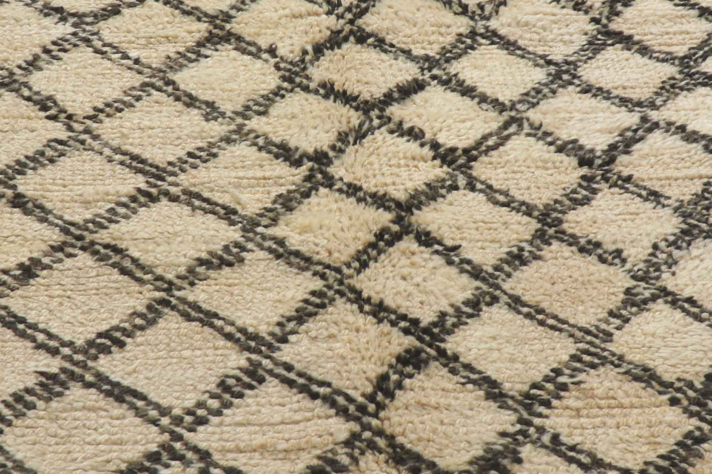 6 x 11 Vintage Moroccan Beni Ourain Rug 21350