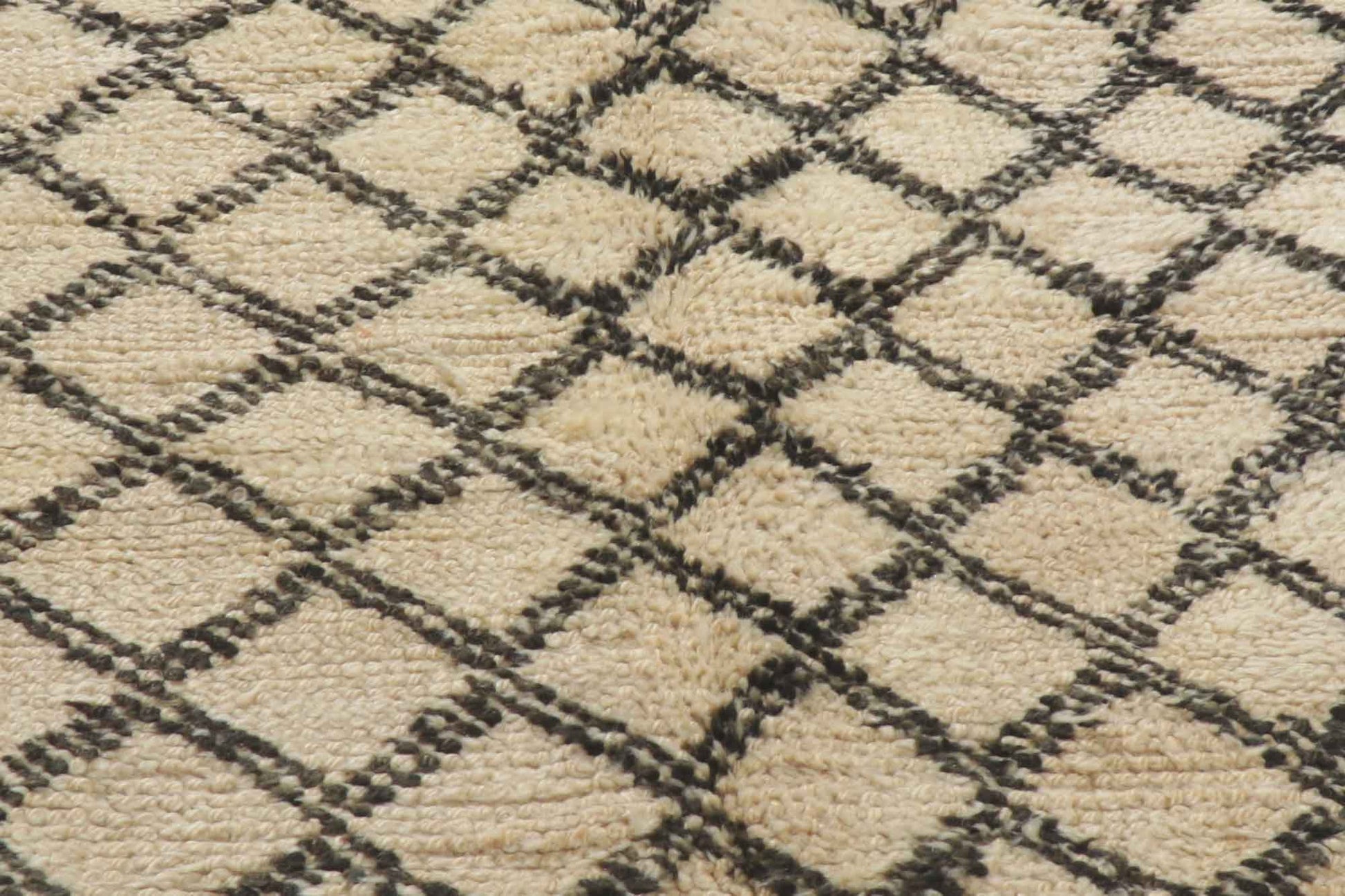 6 x 11 Vintage Moroccan Beni Ourain Rug 21350