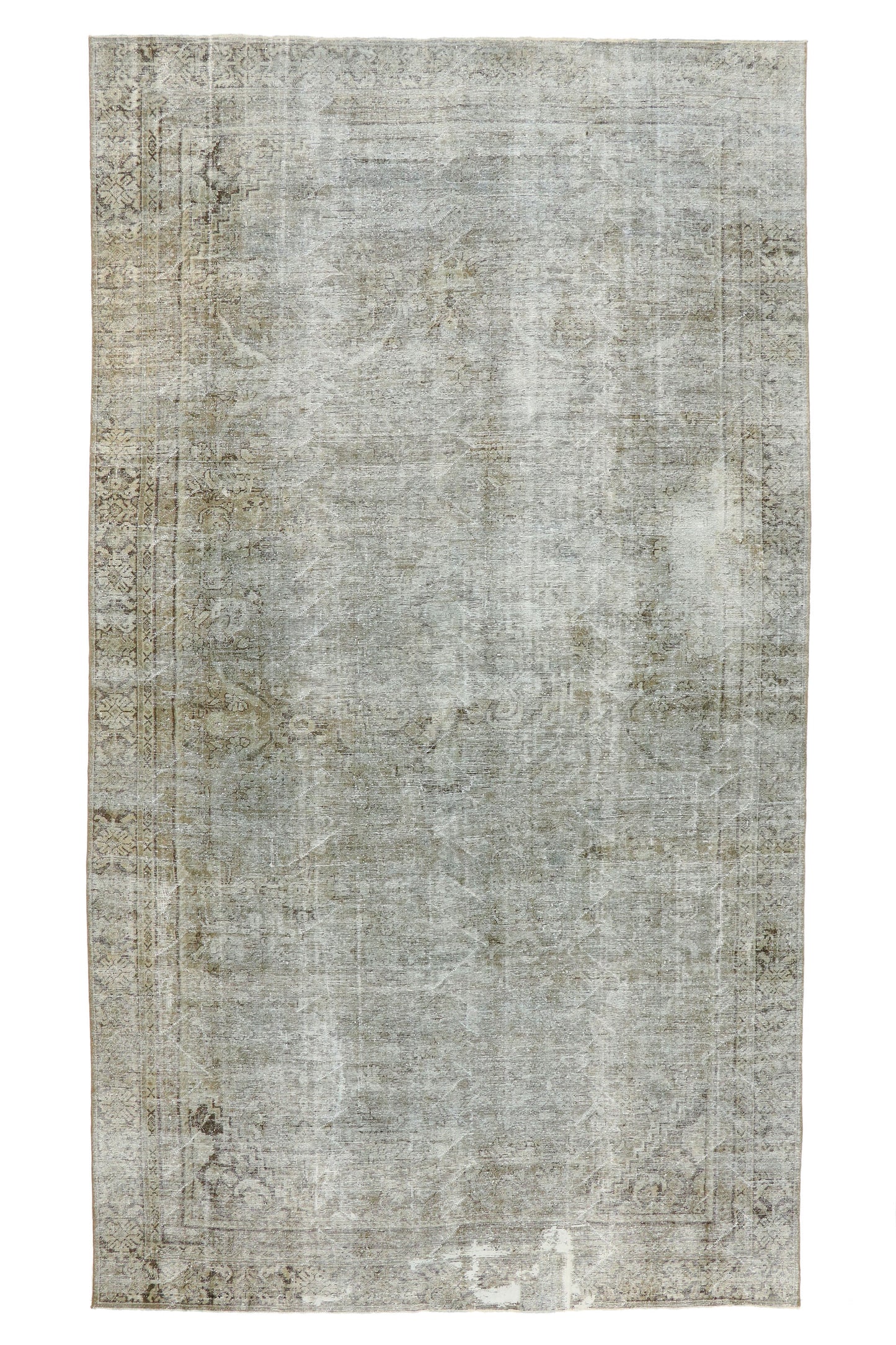9 x 17 Distressed Vintage Turkish Rug 60670